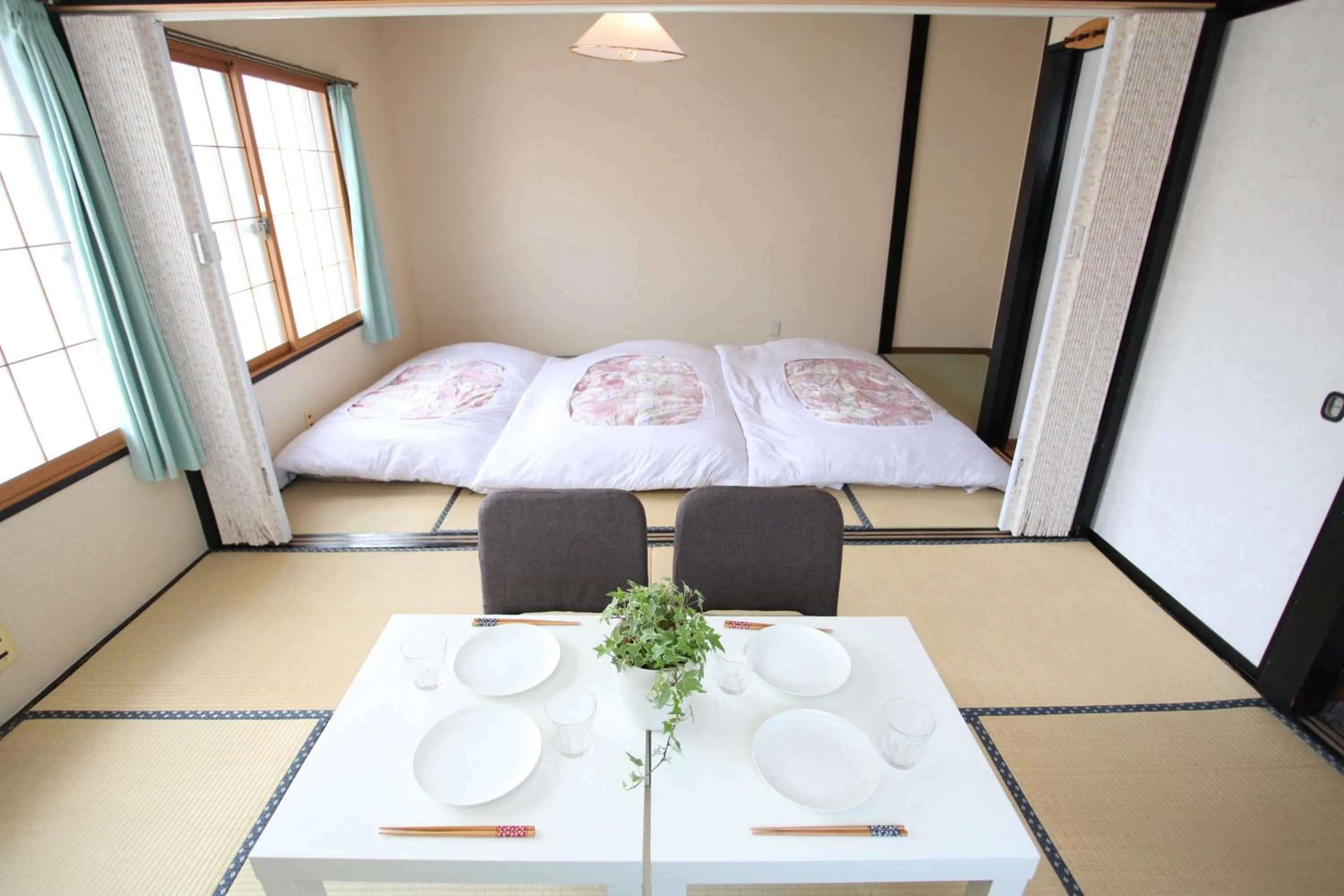 Photo of the whole room, Bed in Fujiyama Base