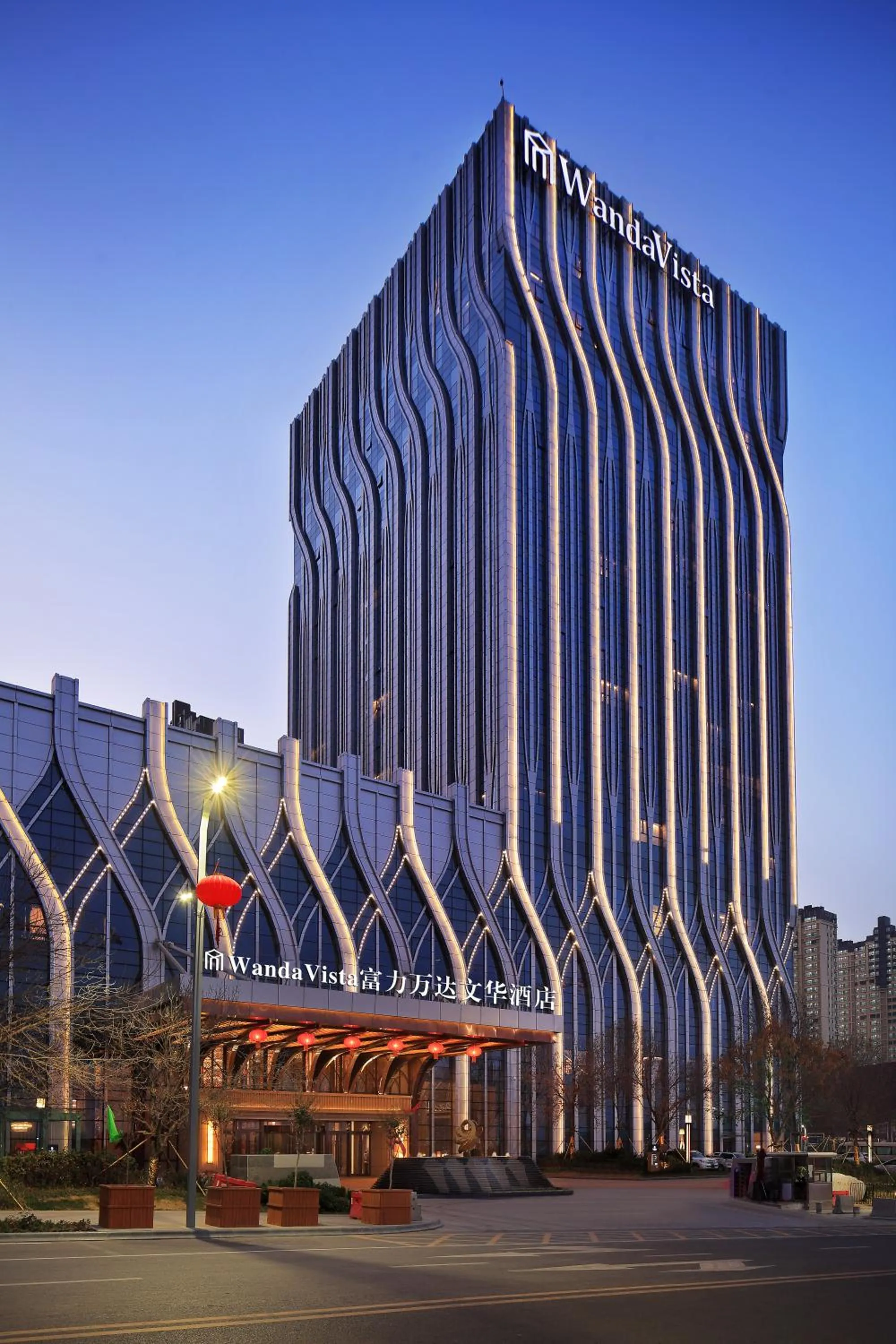 Property building in Wanda Vista Hotel Urumqi