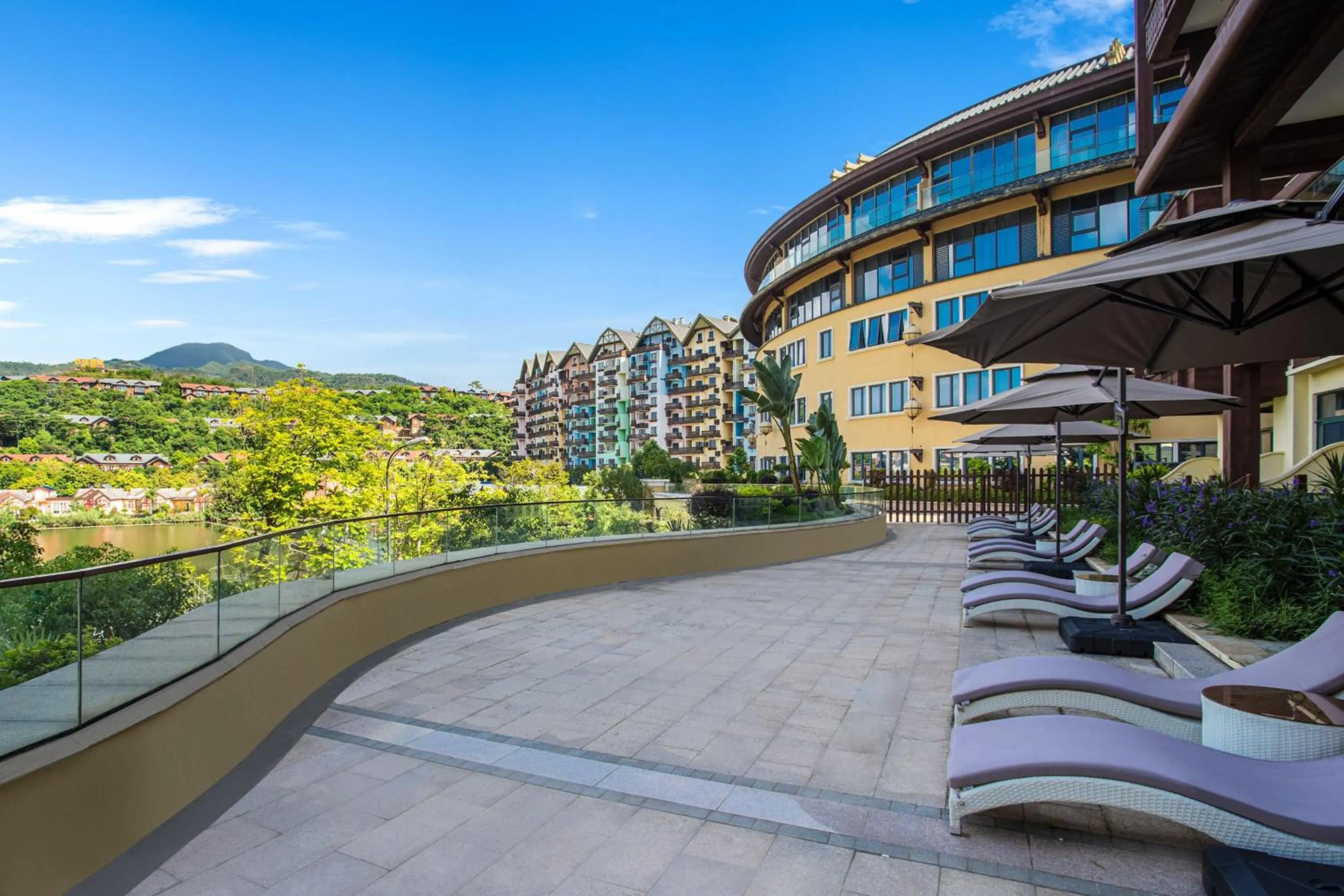 Bedroom in Four Points by Sheraton Heyuan Resort