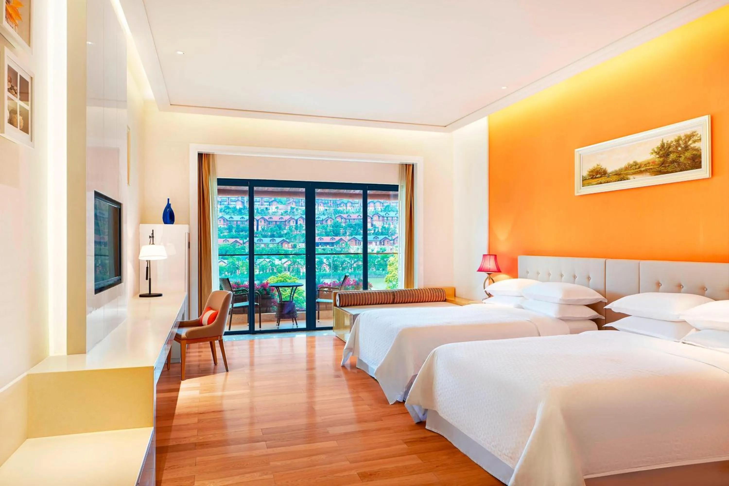 Photo of the whole room, Bed in Four Points by Sheraton Heyuan Resort