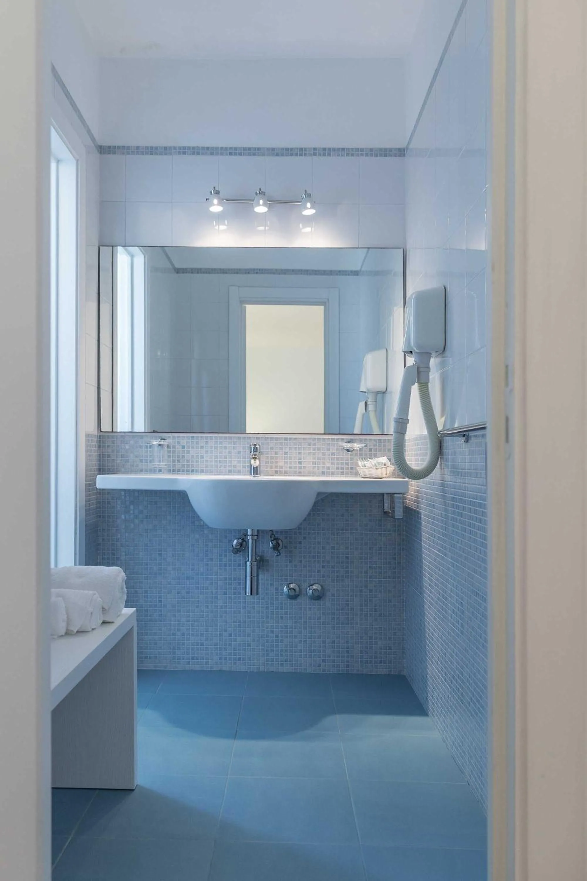 Bathroom in Hotel Albània