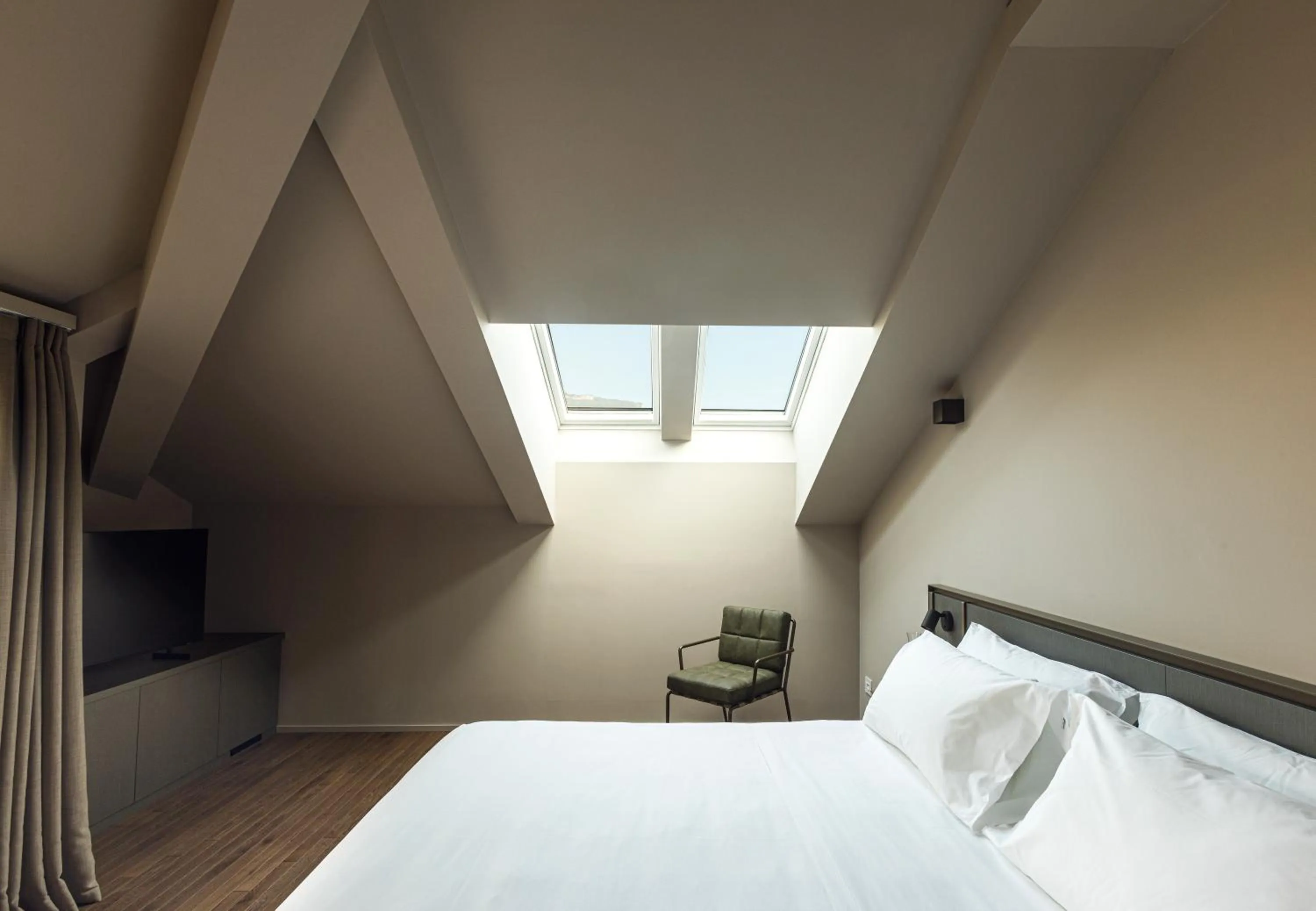 Bed in Hotel Promessi Sposi