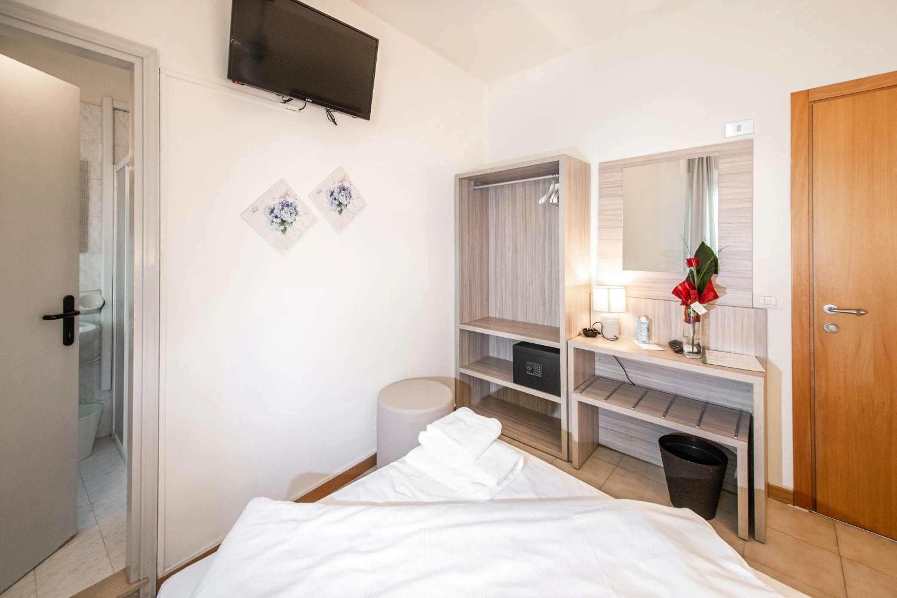 Photo of the whole room, Bed in Hotel Menapace