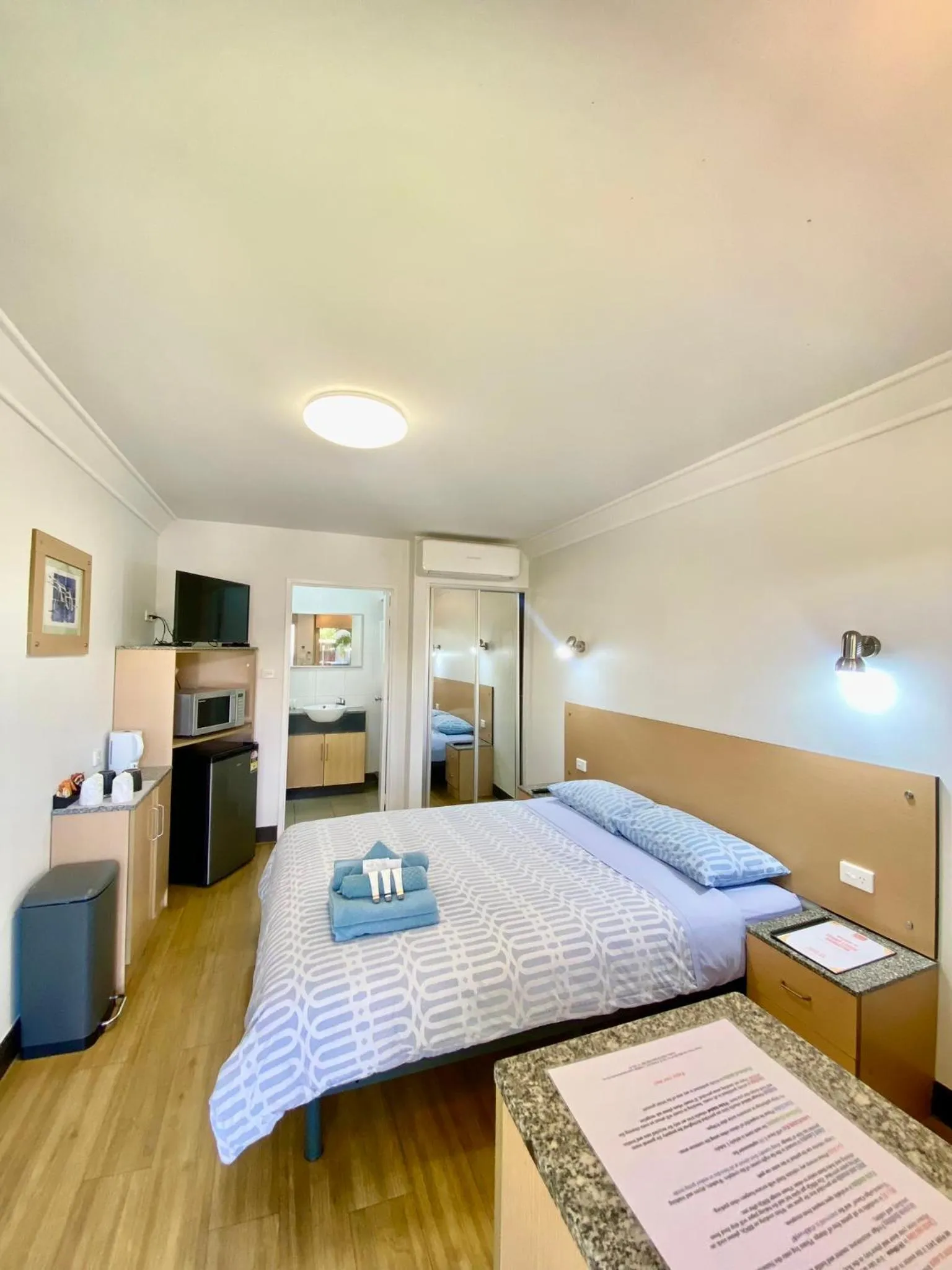 Photo of the whole room, Bed in Econo Lodge Karratha