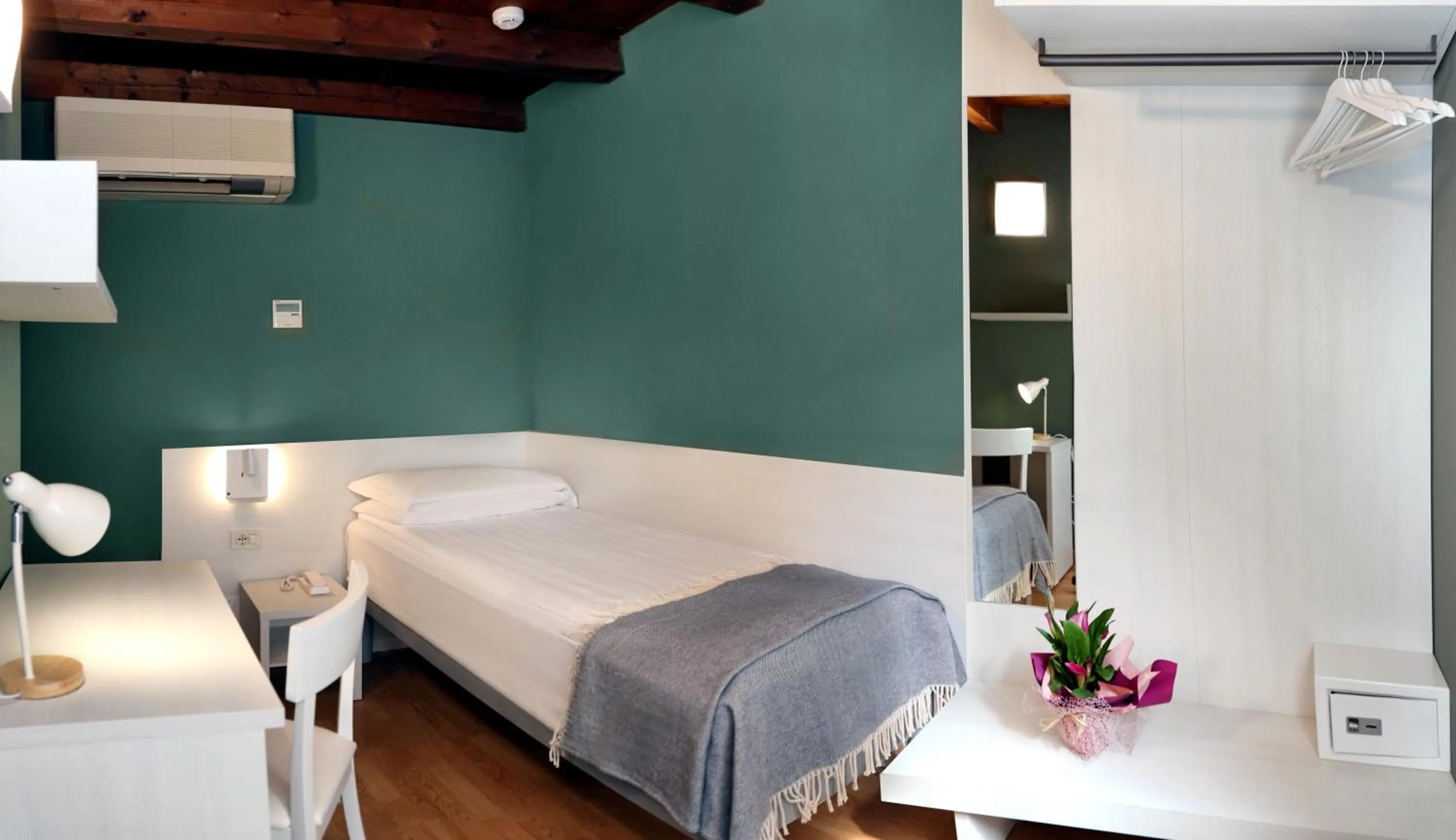 Bedroom, Bed in Albergo All'Ancora