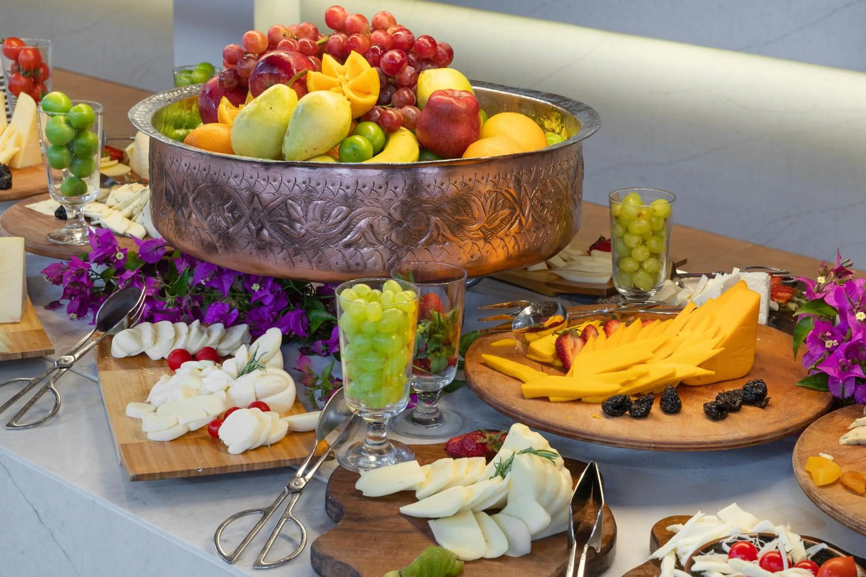 Restaurant/places to eat in Marti Resort Deluxe Hotel