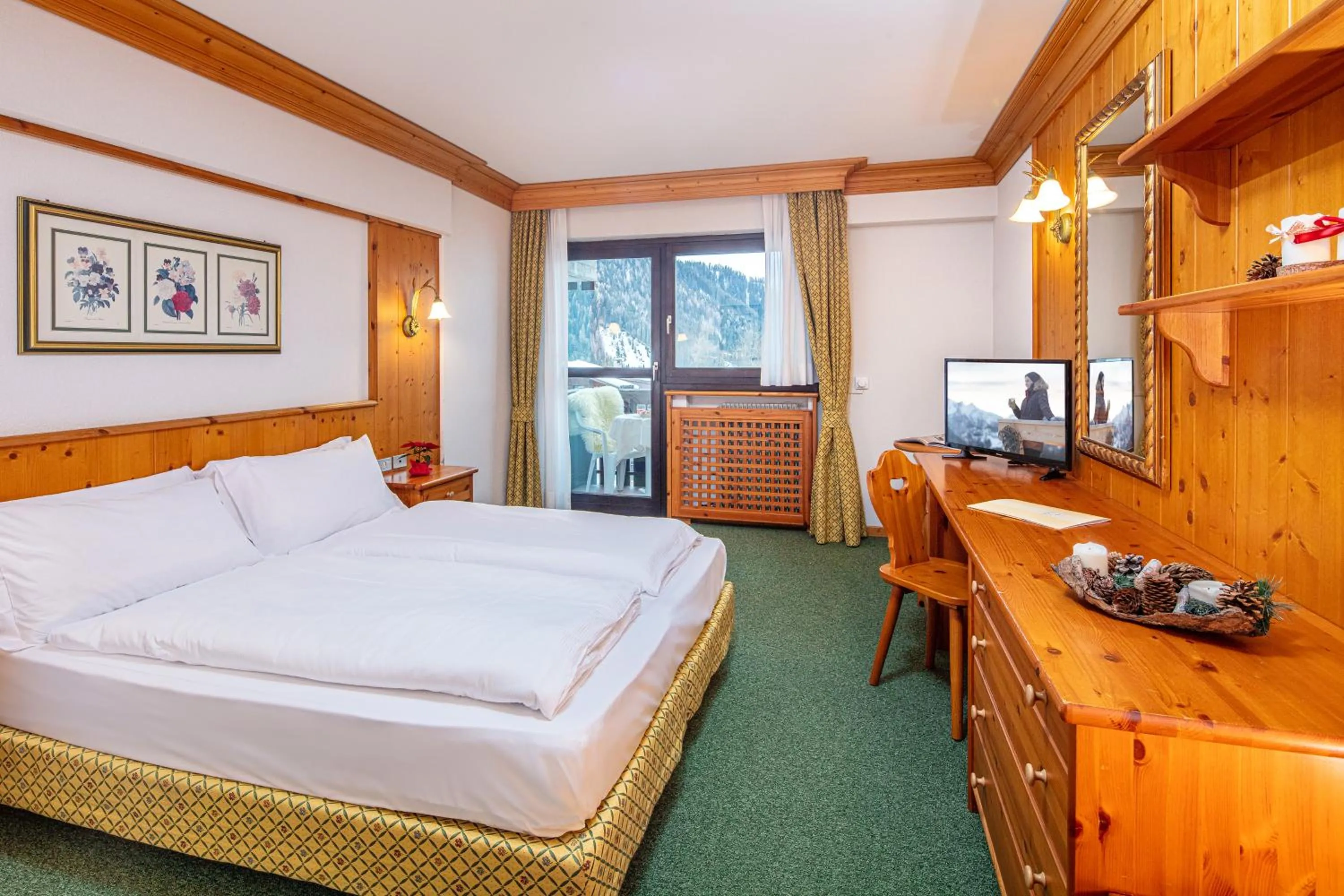 Property building, Bed in Hotel Nigritella