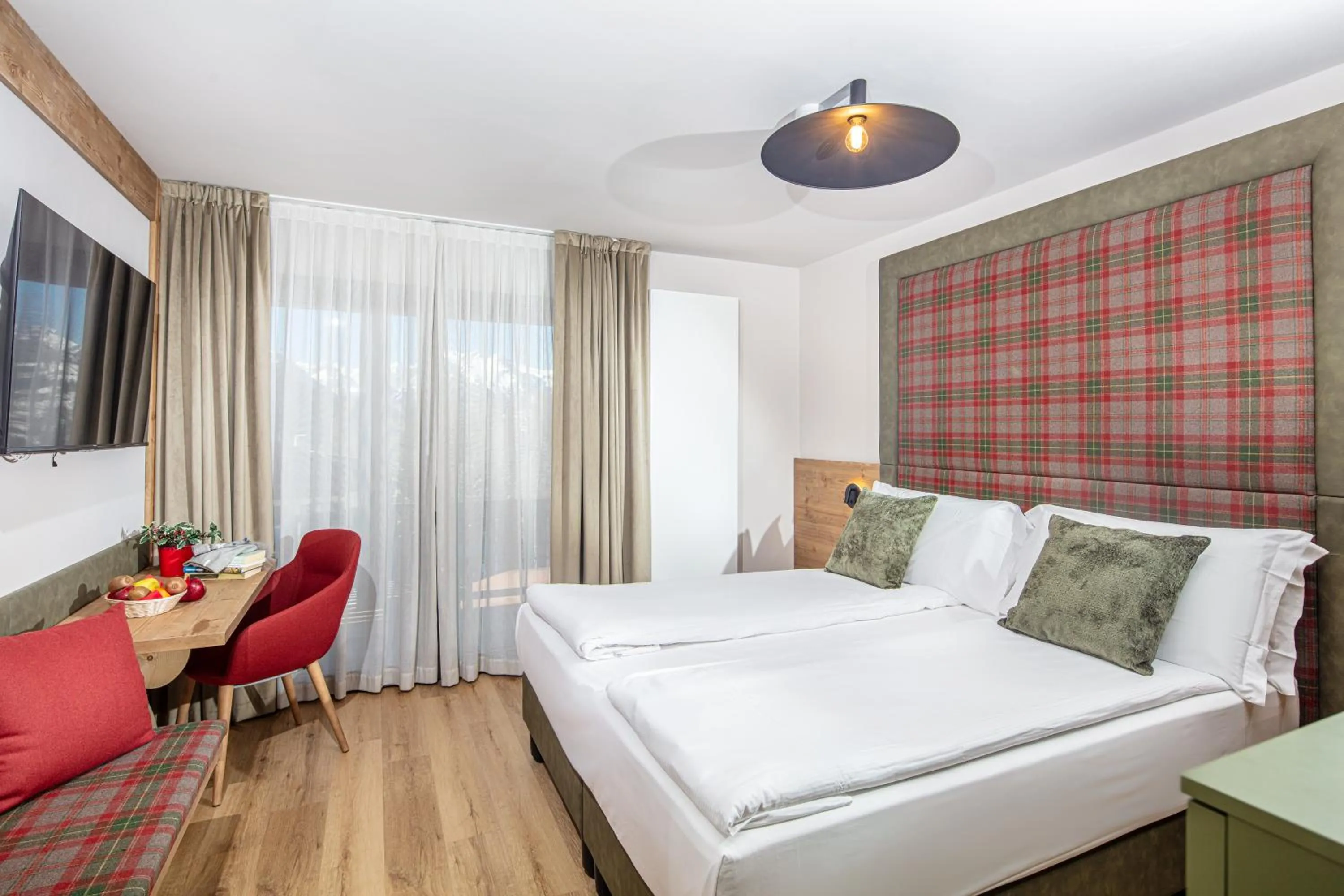 Restaurant/places to eat, Bed in Hotel Nigritella