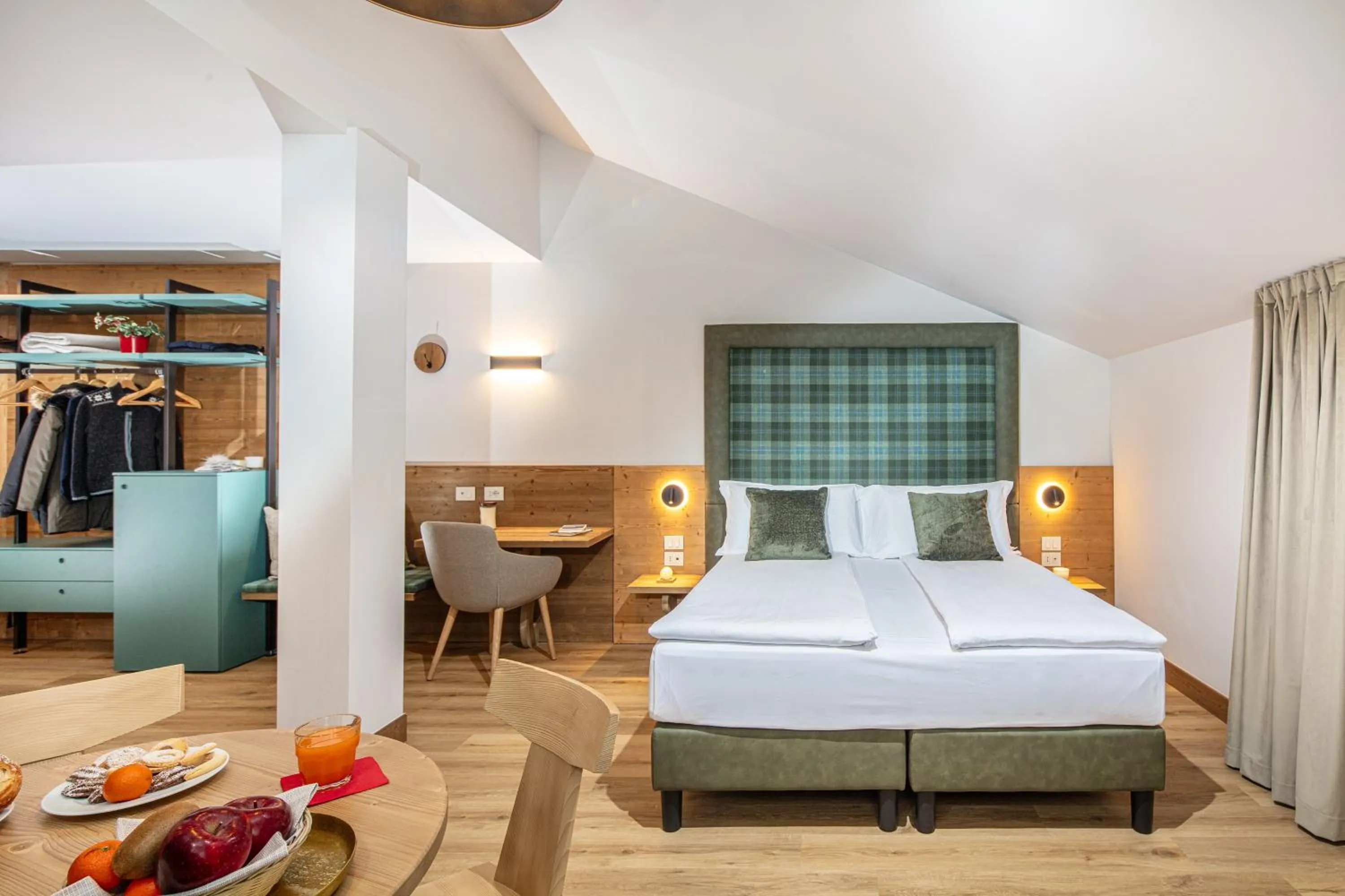 Restaurant/places to eat, Bed in Hotel Nigritella