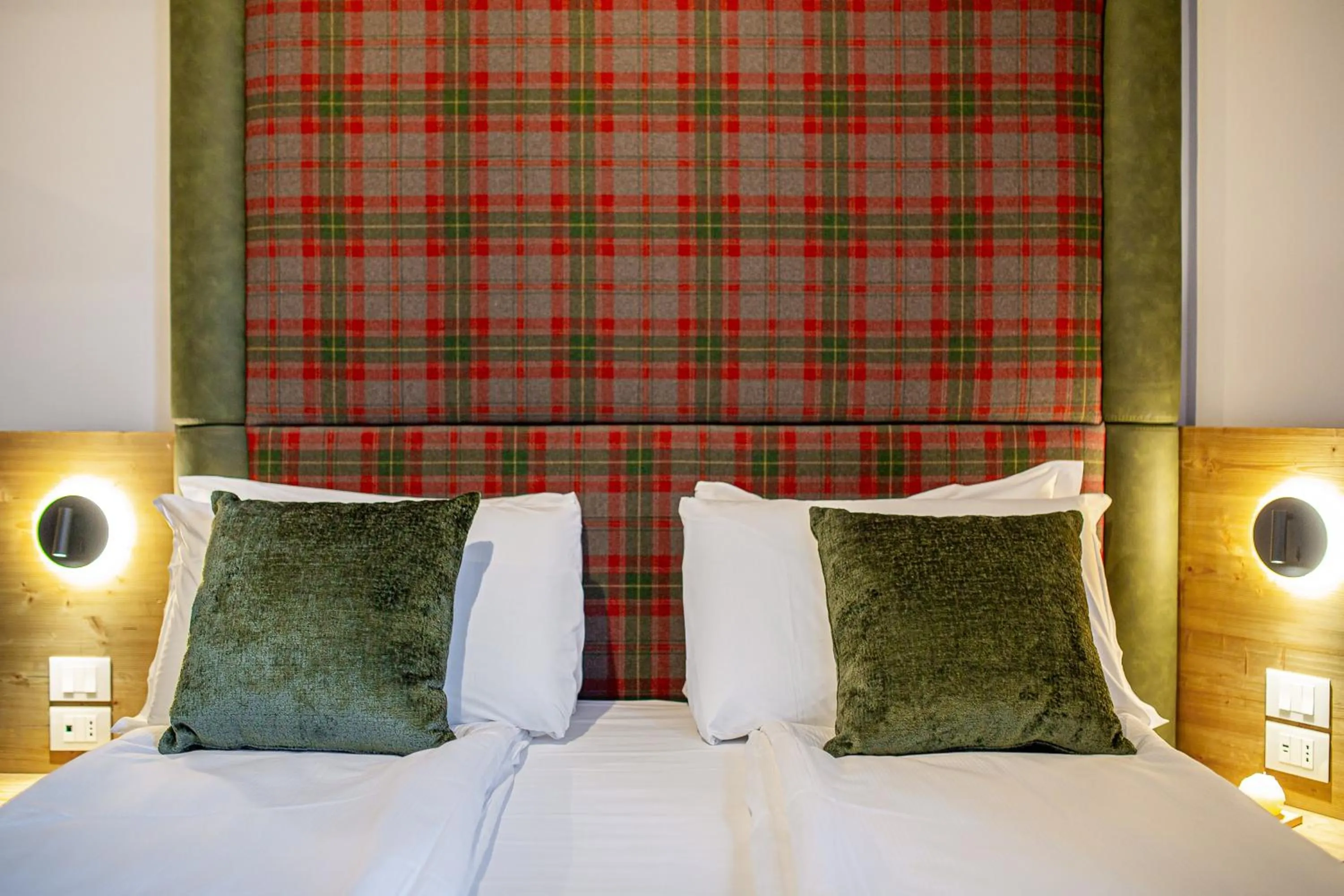 Restaurant/places to eat, Bed in Hotel Nigritella