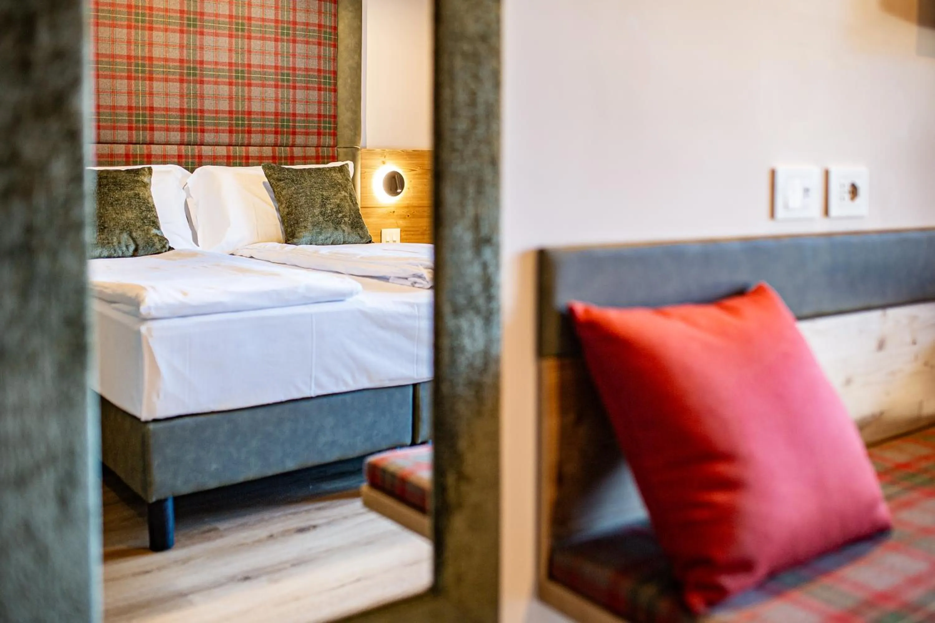 Restaurant/places to eat, Bed in Hotel Nigritella