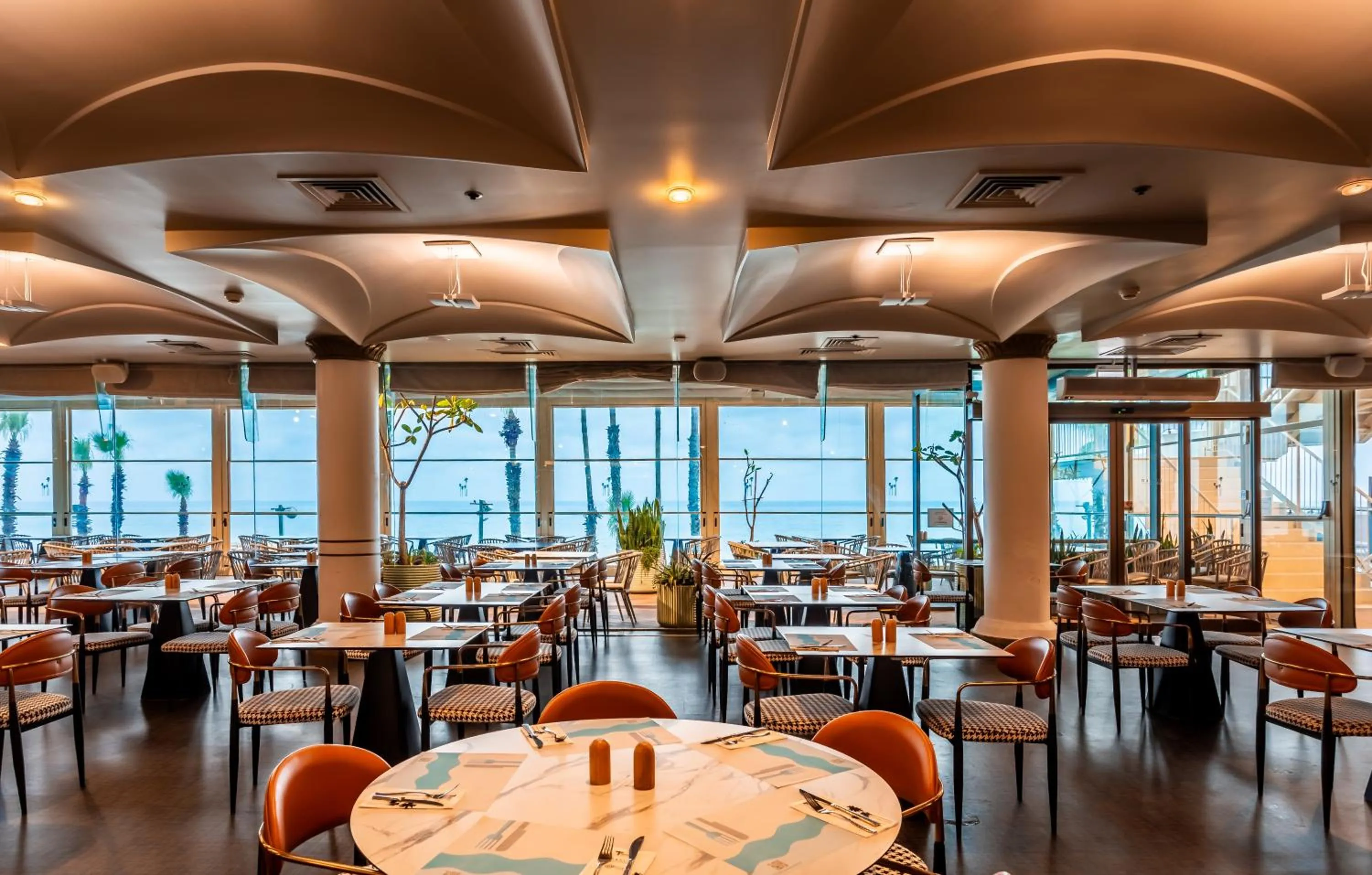 Restaurant/places to eat in Daniel Herzliya Hotel