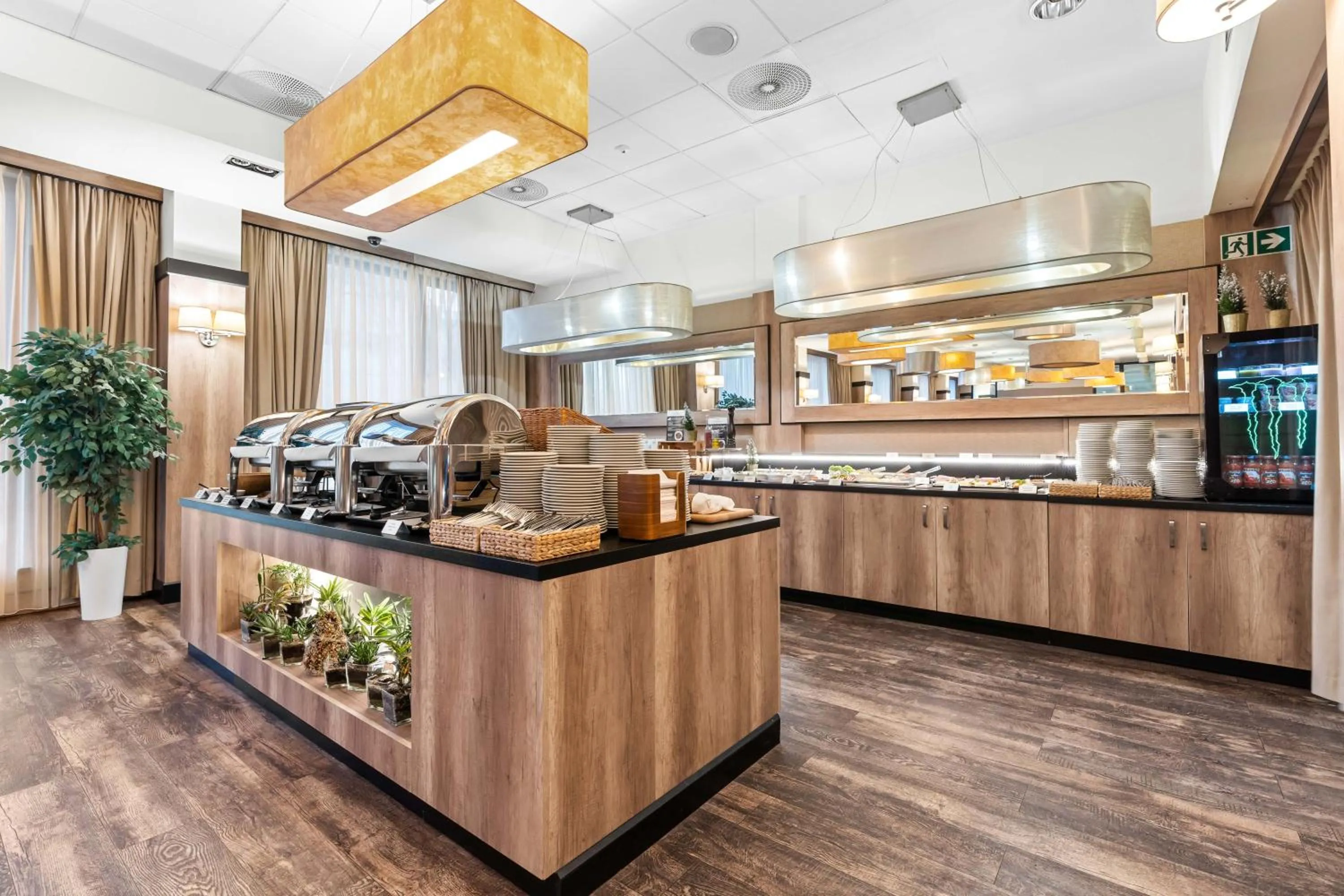 Restaurant/places to eat in Park Hotel Diament Wroclaw