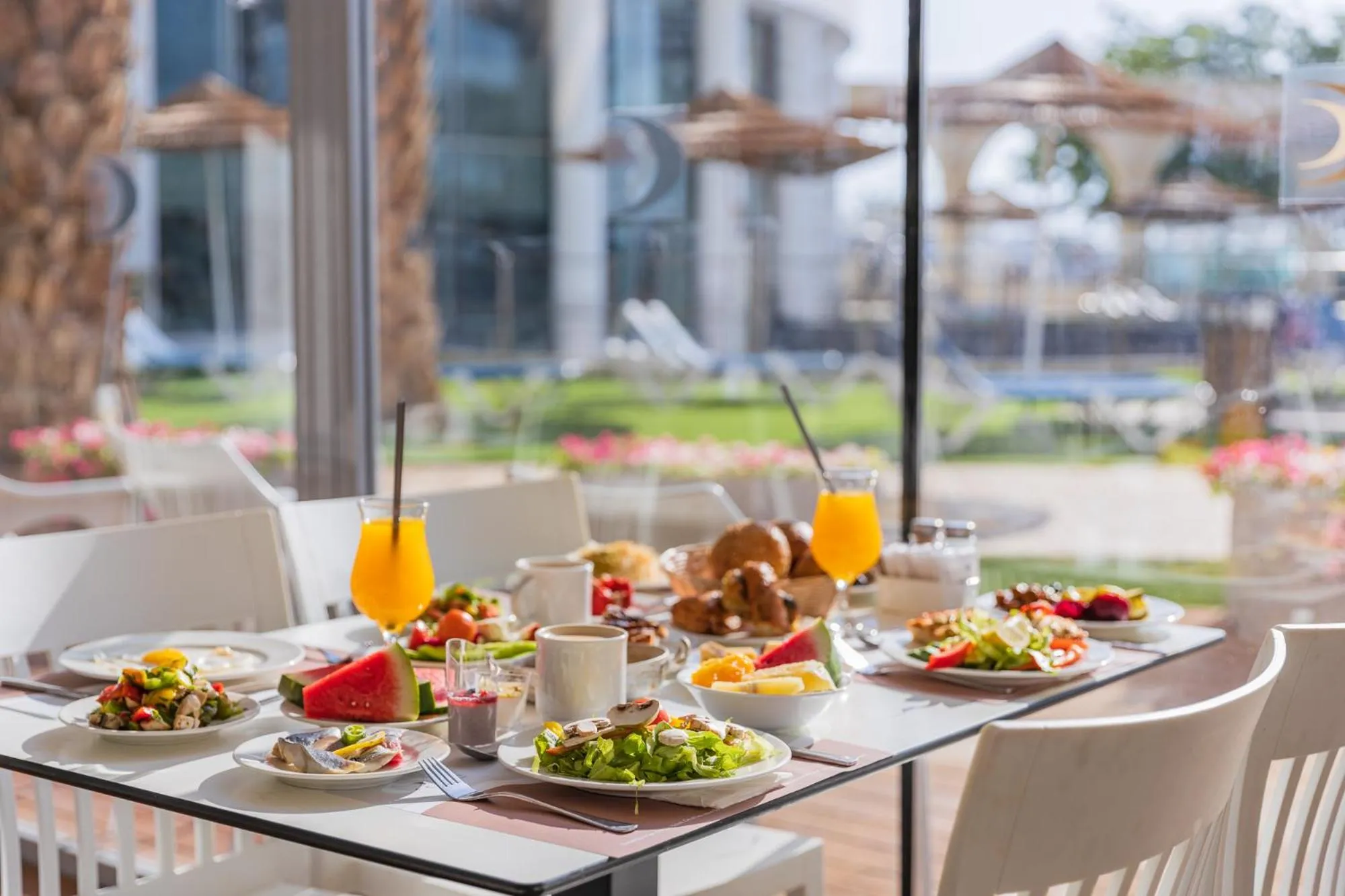 Food and drinks in Enjoy Dead Sea Hotel