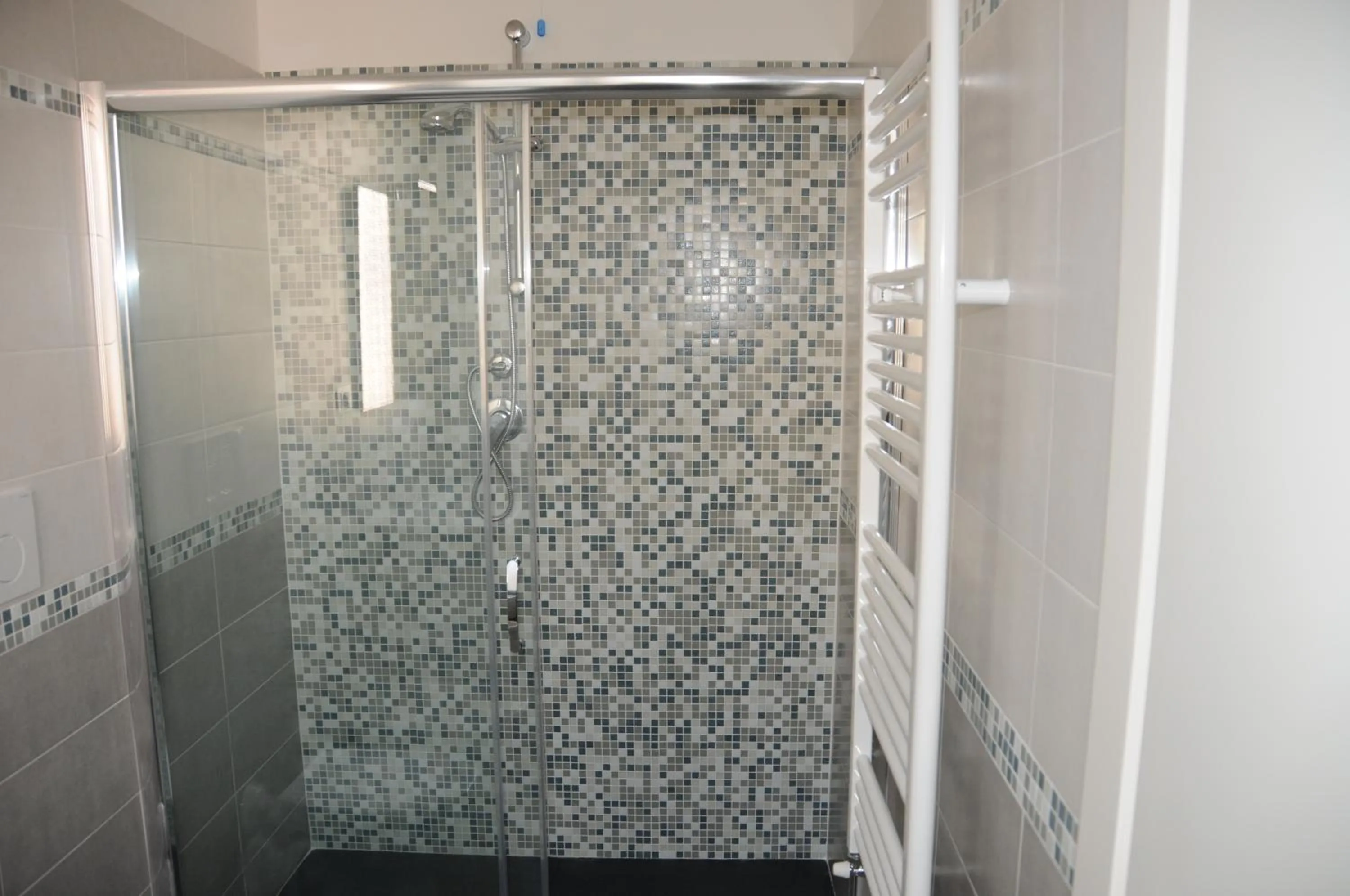 Shower in Affittacamere La Perla