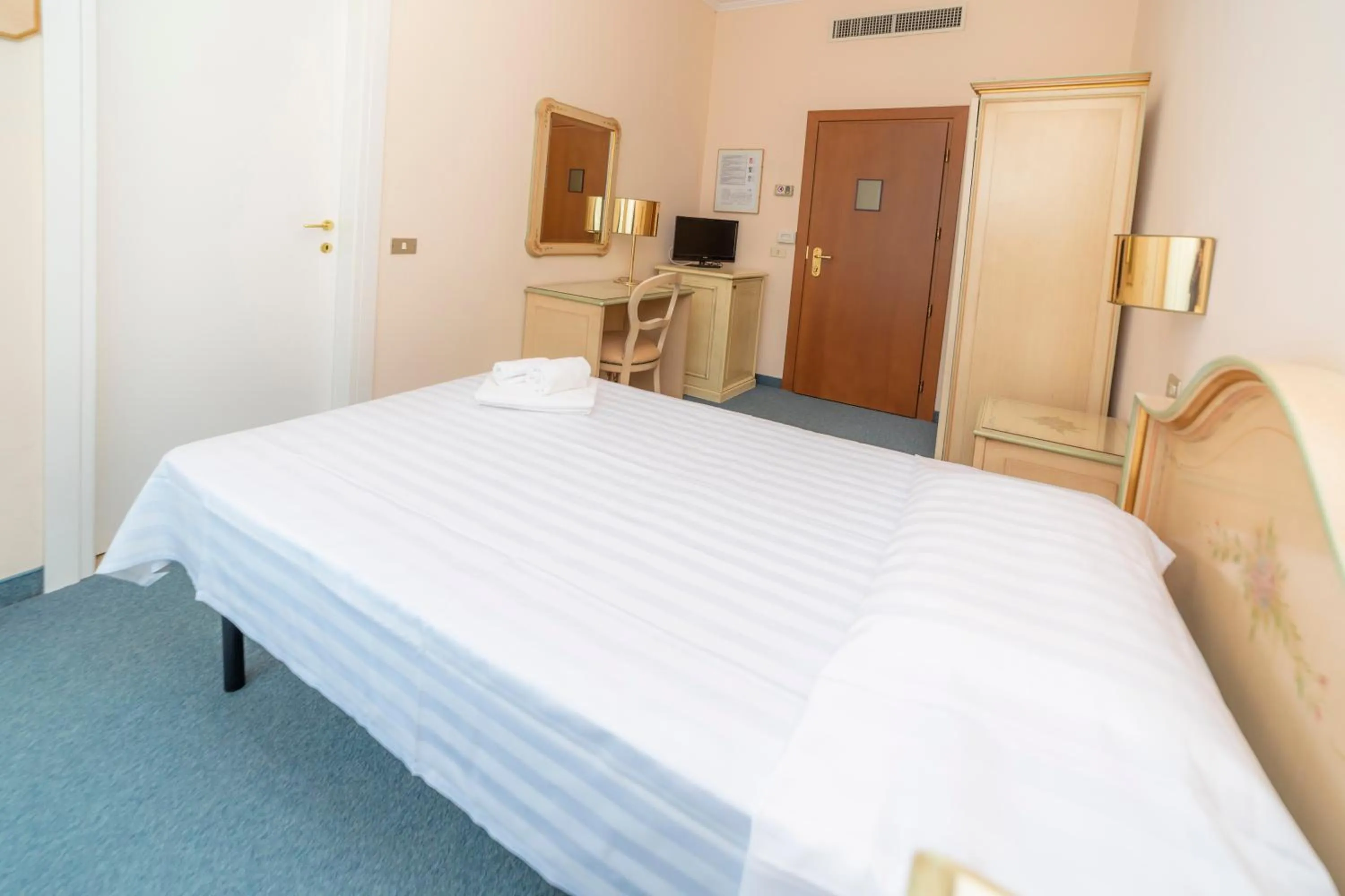 Bedroom, Bed in Hotel Della Torre