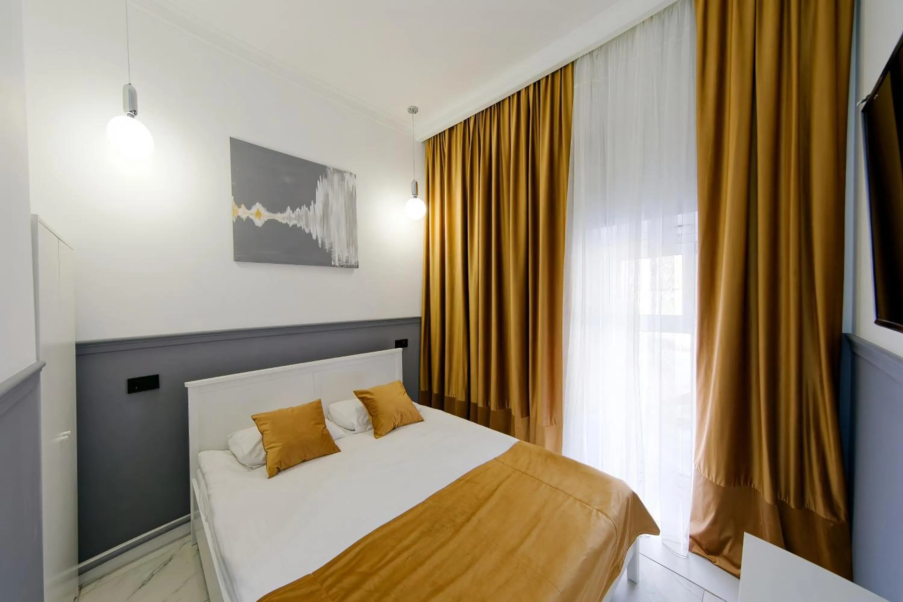 Bed in HANNAH INN - ex HELLO INN