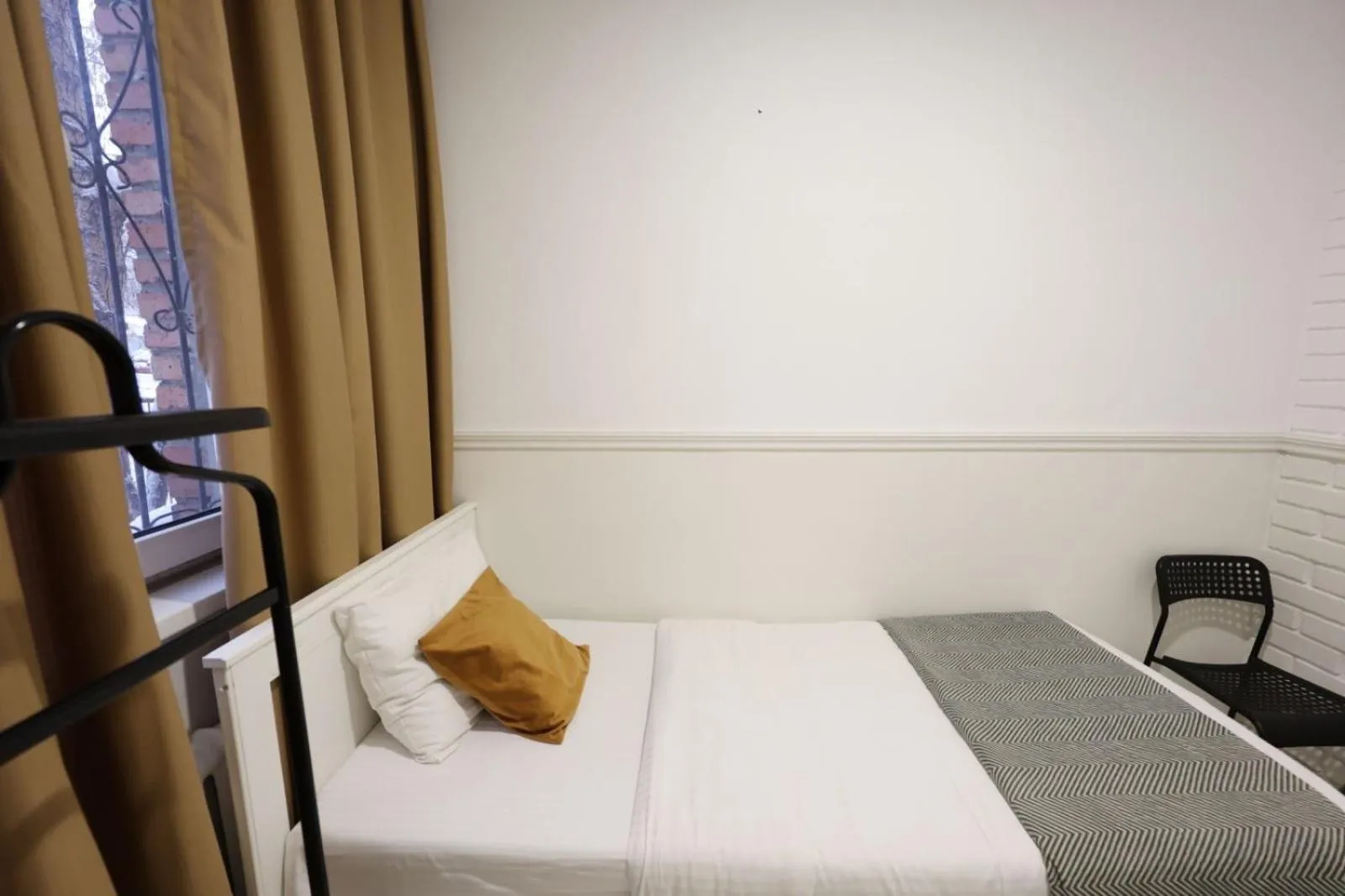 Bed in HANNAH INN - ex HELLO INN