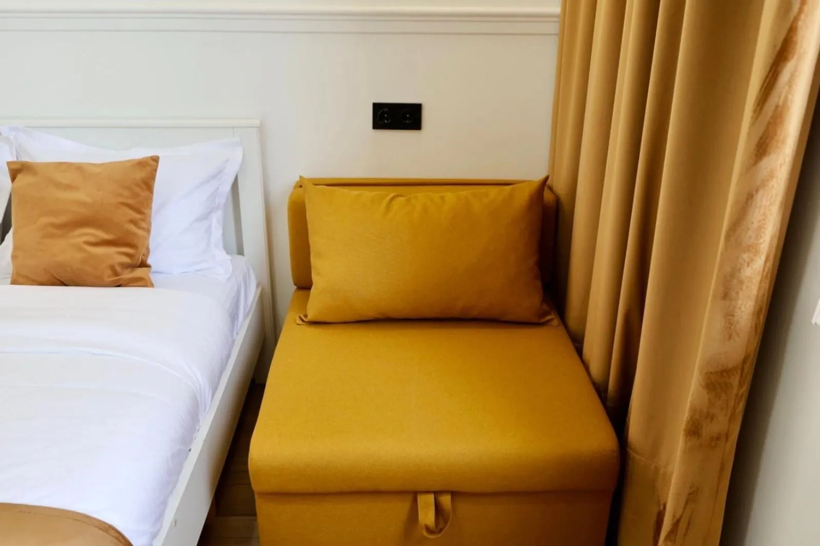 Bed in HANNAH INN - ex HELLO INN