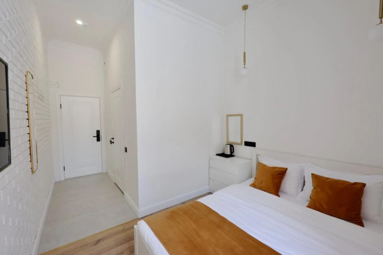 Bed in HANNAH INN - ex HELLO INN