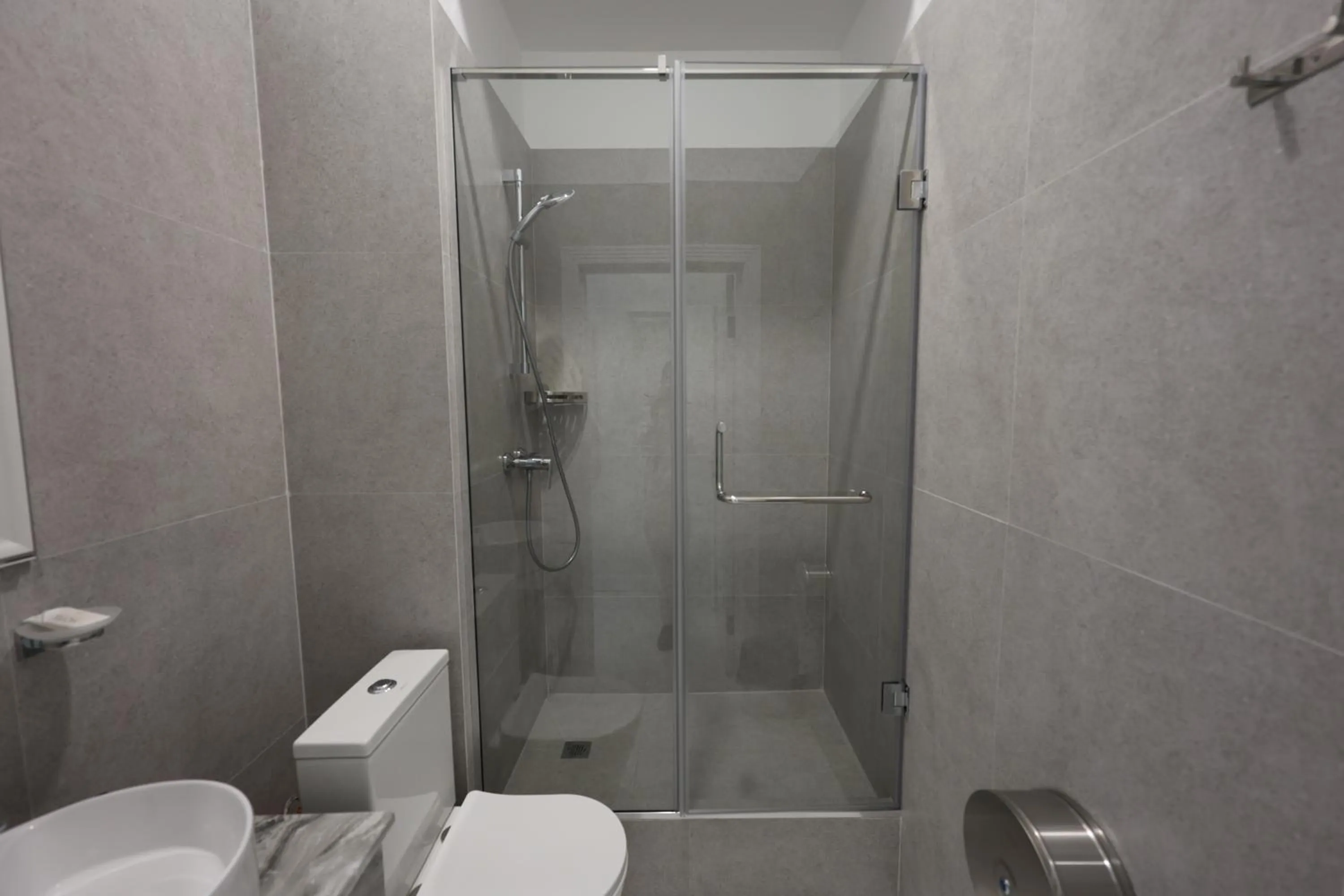 Bathroom in HANNAH INN - ex HELLO INN