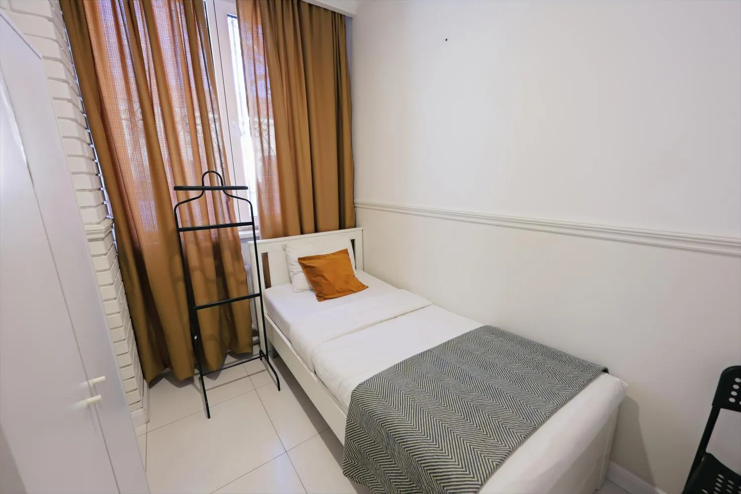 Bed in HANNAH INN - ex HELLO INN