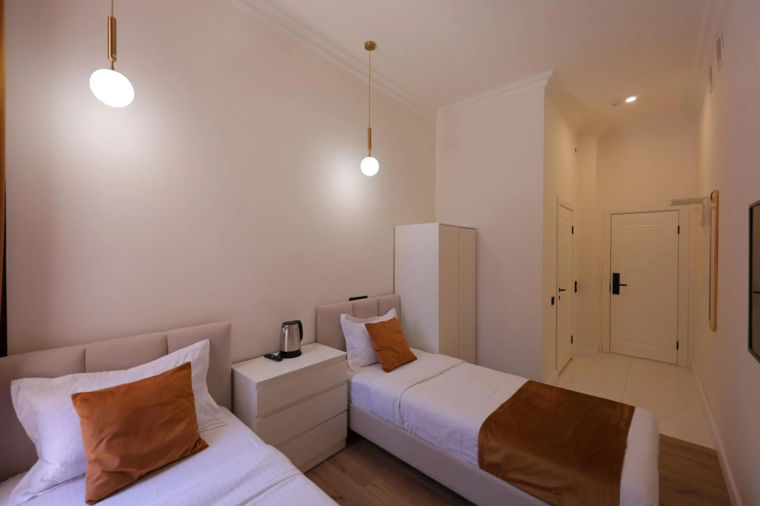 Bedroom, Bed in HANNAH INN - ex HELLO INN