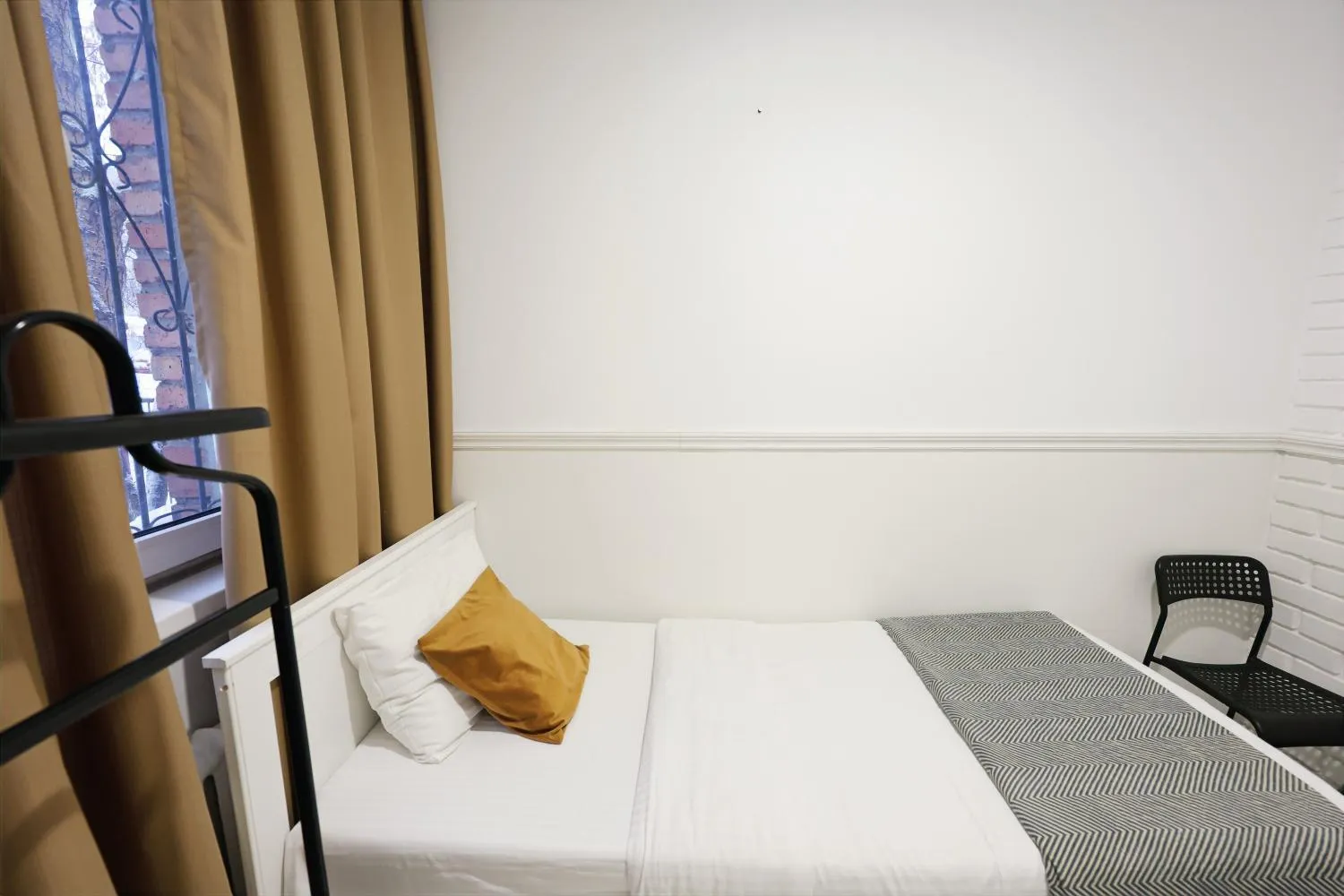 Bed in HANNAH INN - ex HELLO INN