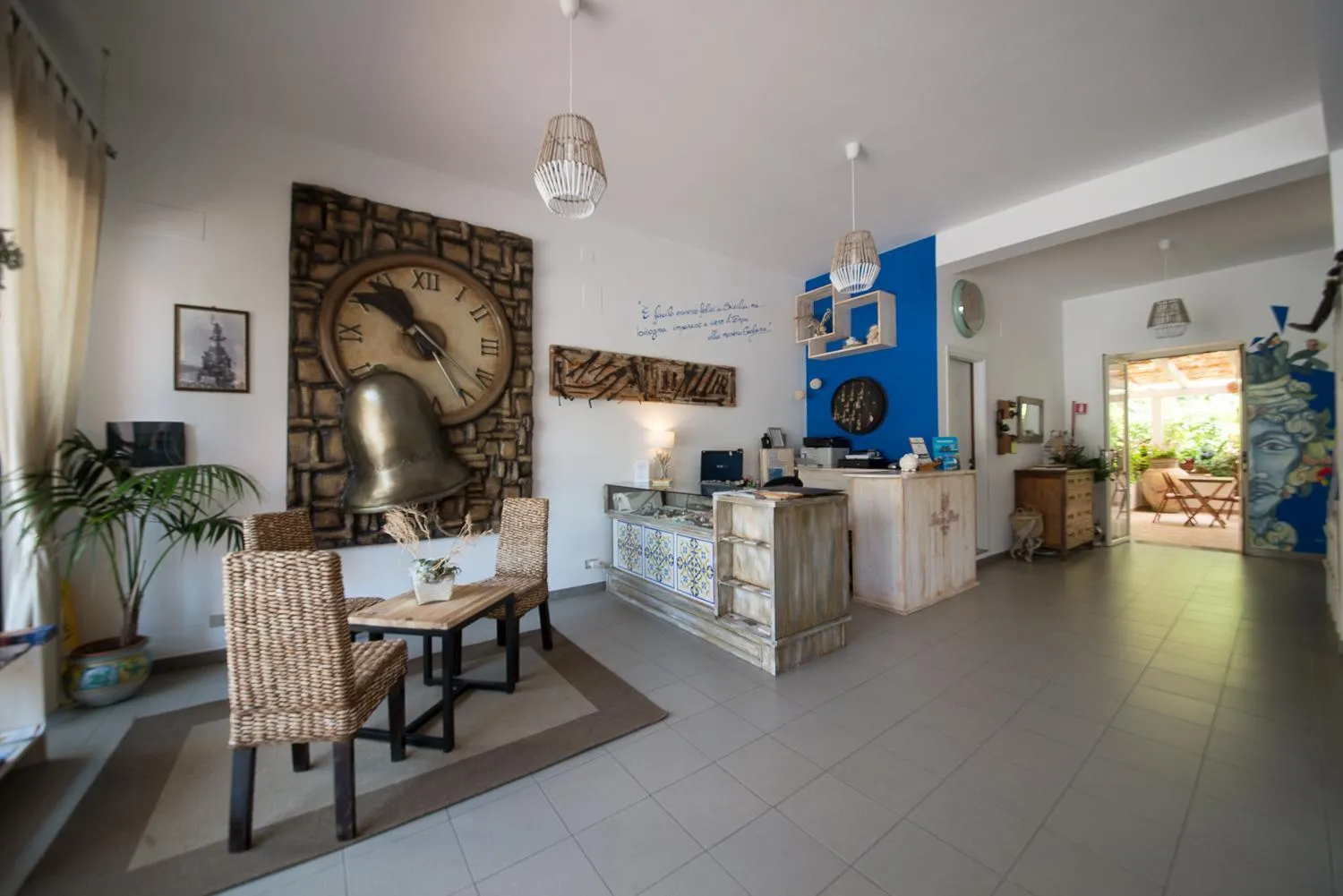 Seating area in Hotel Donna Rosa