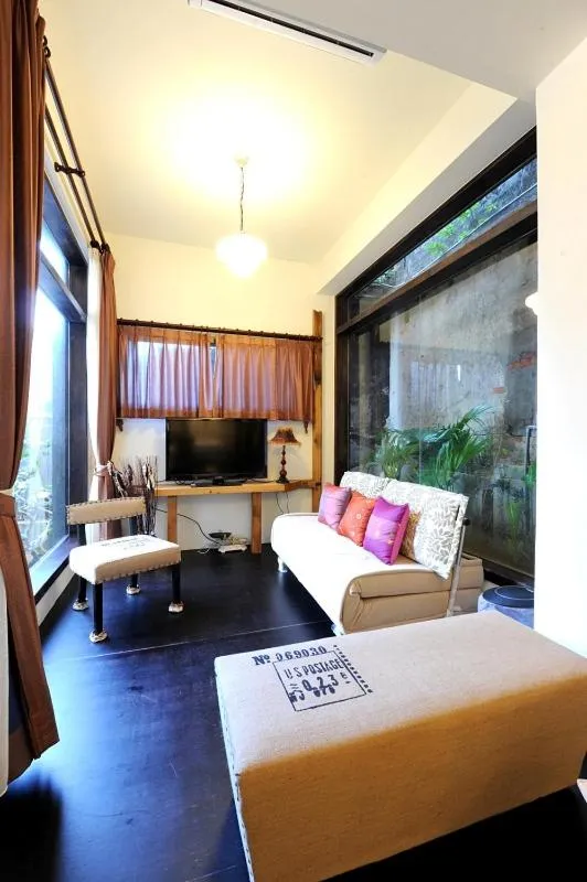 Bed in Windsor's Vanilla Garden B&B