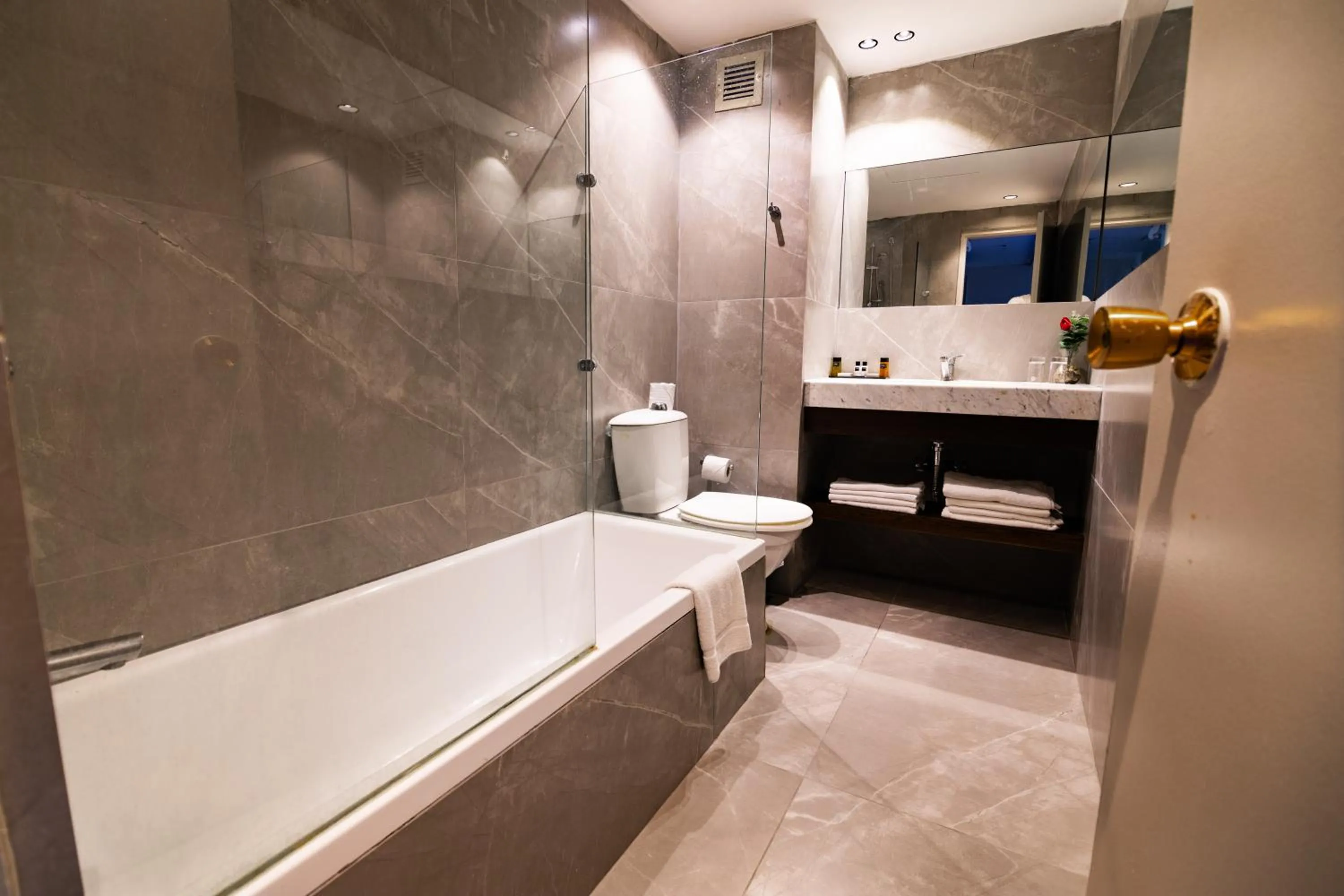 Shower in Lev Yerushalayim Hotel