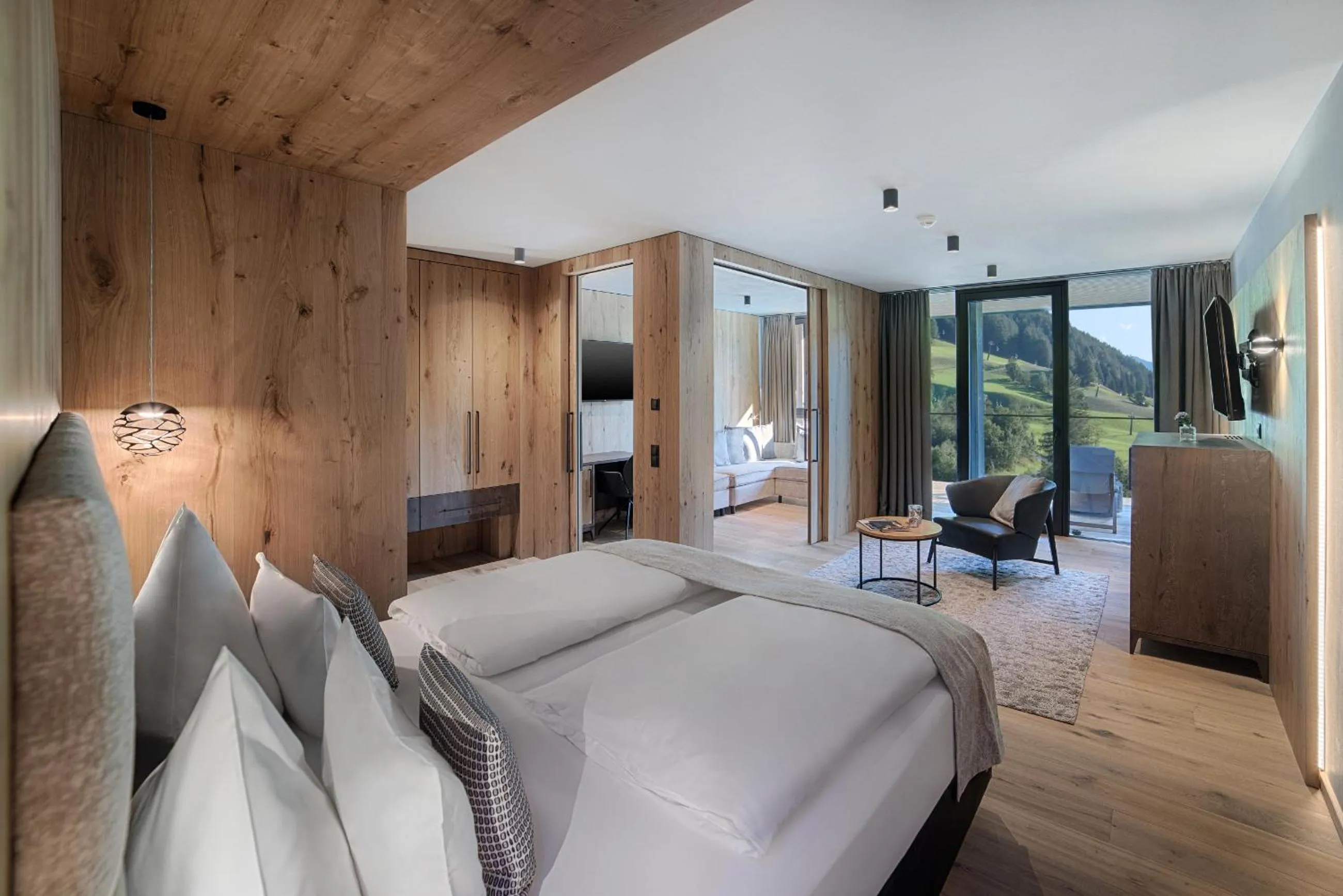 Photo of the whole room, Bed in LUNARIS Wellnessresort