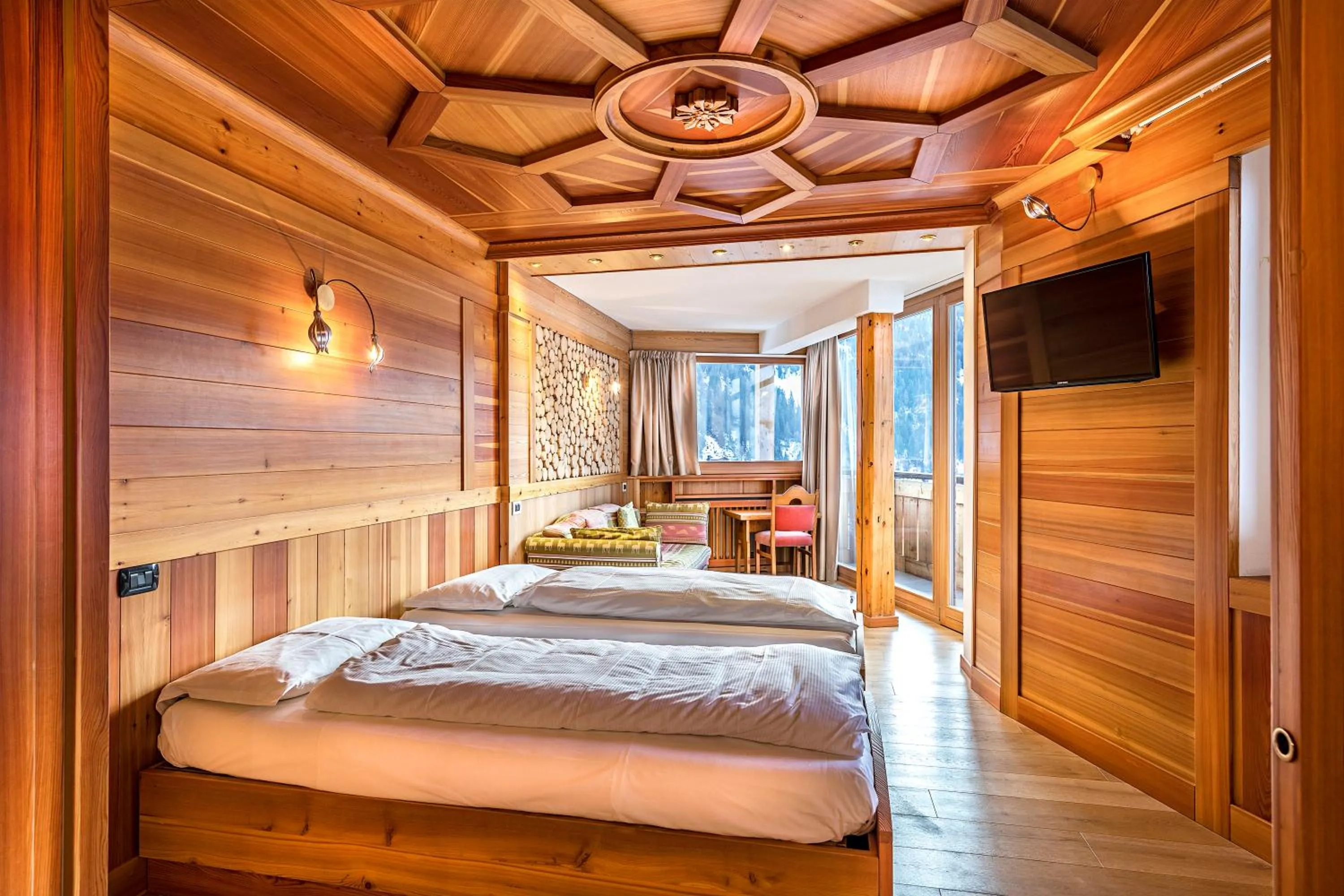 Photo of the whole room, Bed in Hotel Dahu