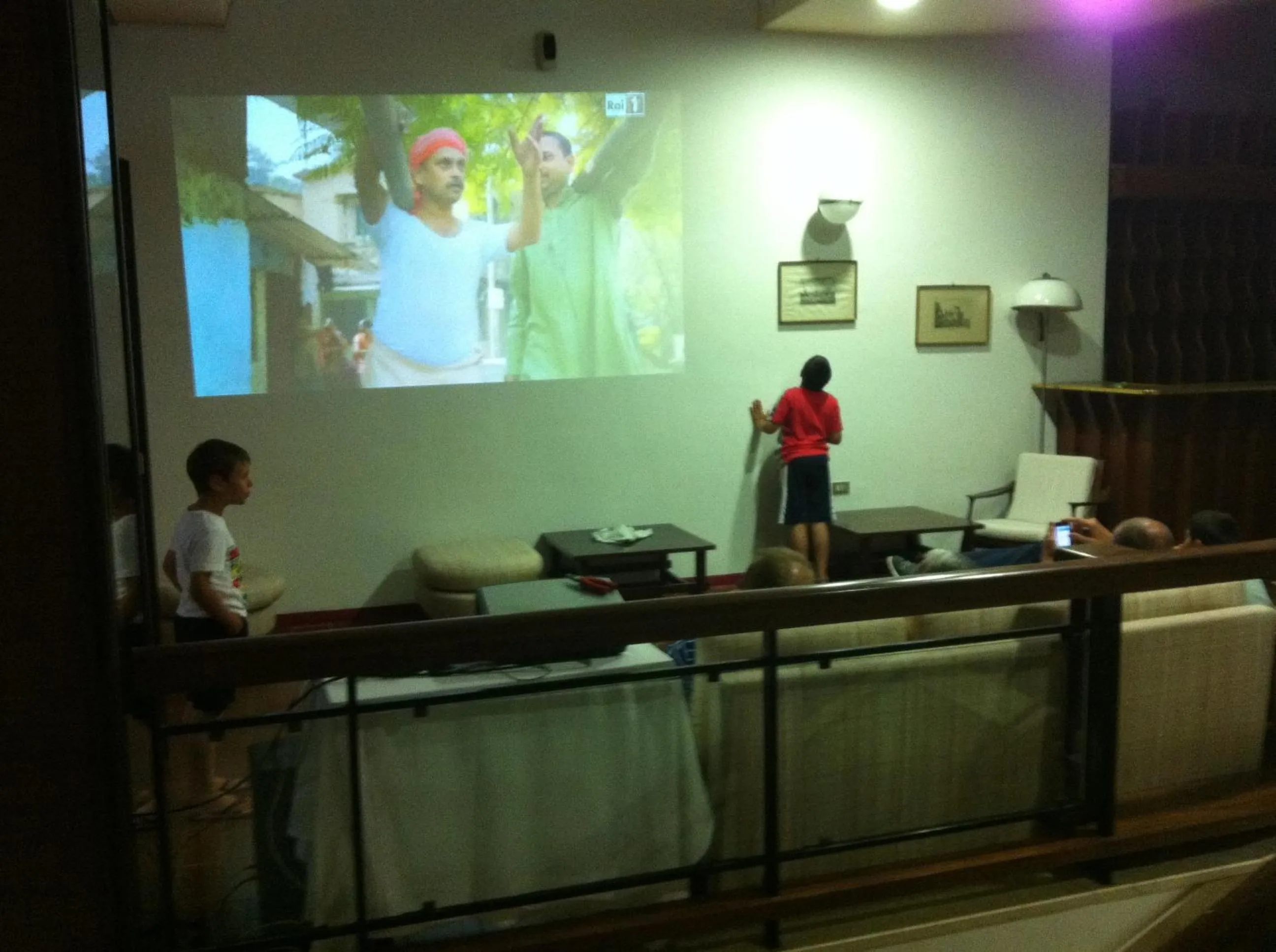 Communal lounge/ TV room in Hotel Eden