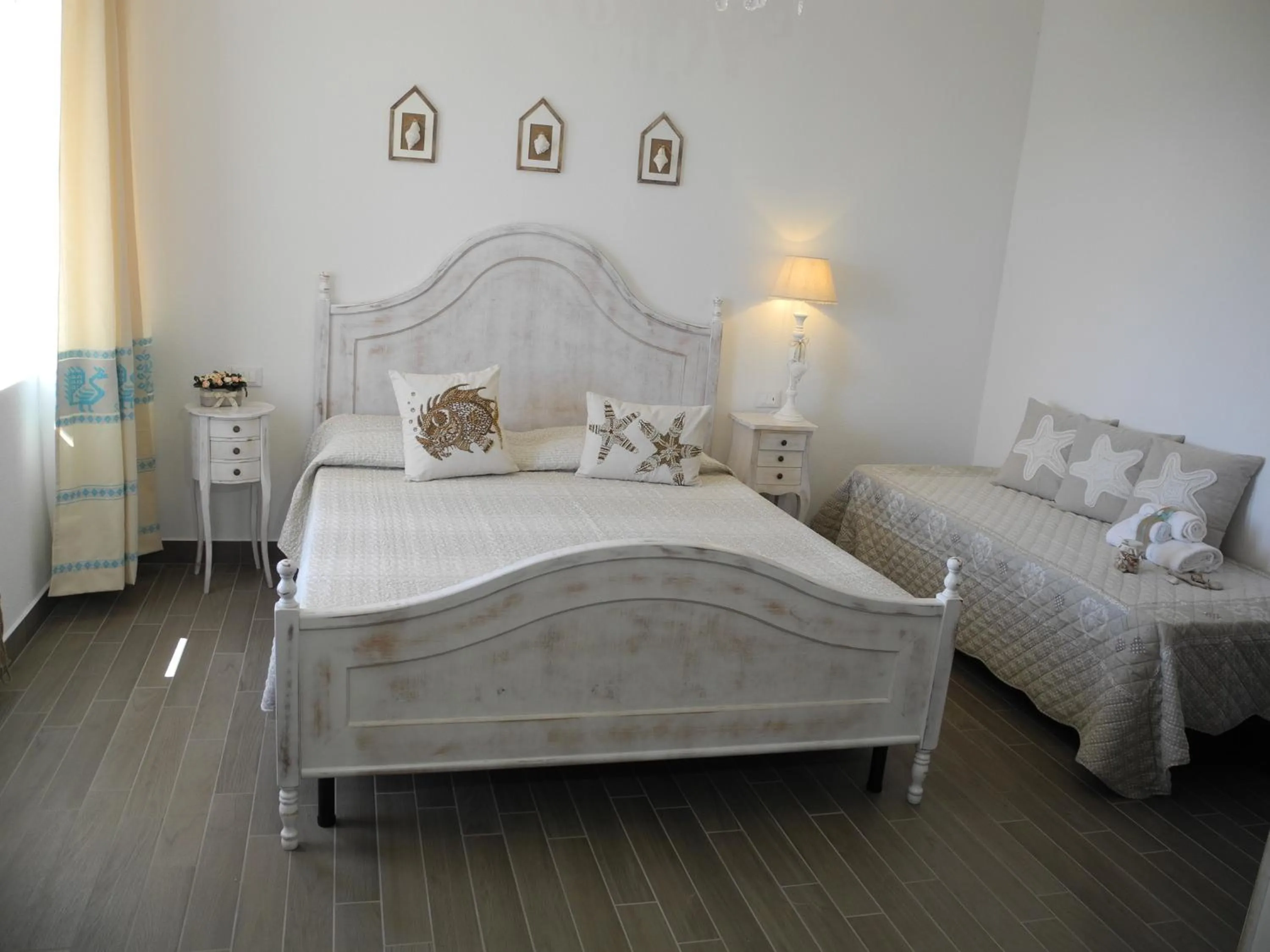 Photo of the whole room in Palmasera Charming Rooms