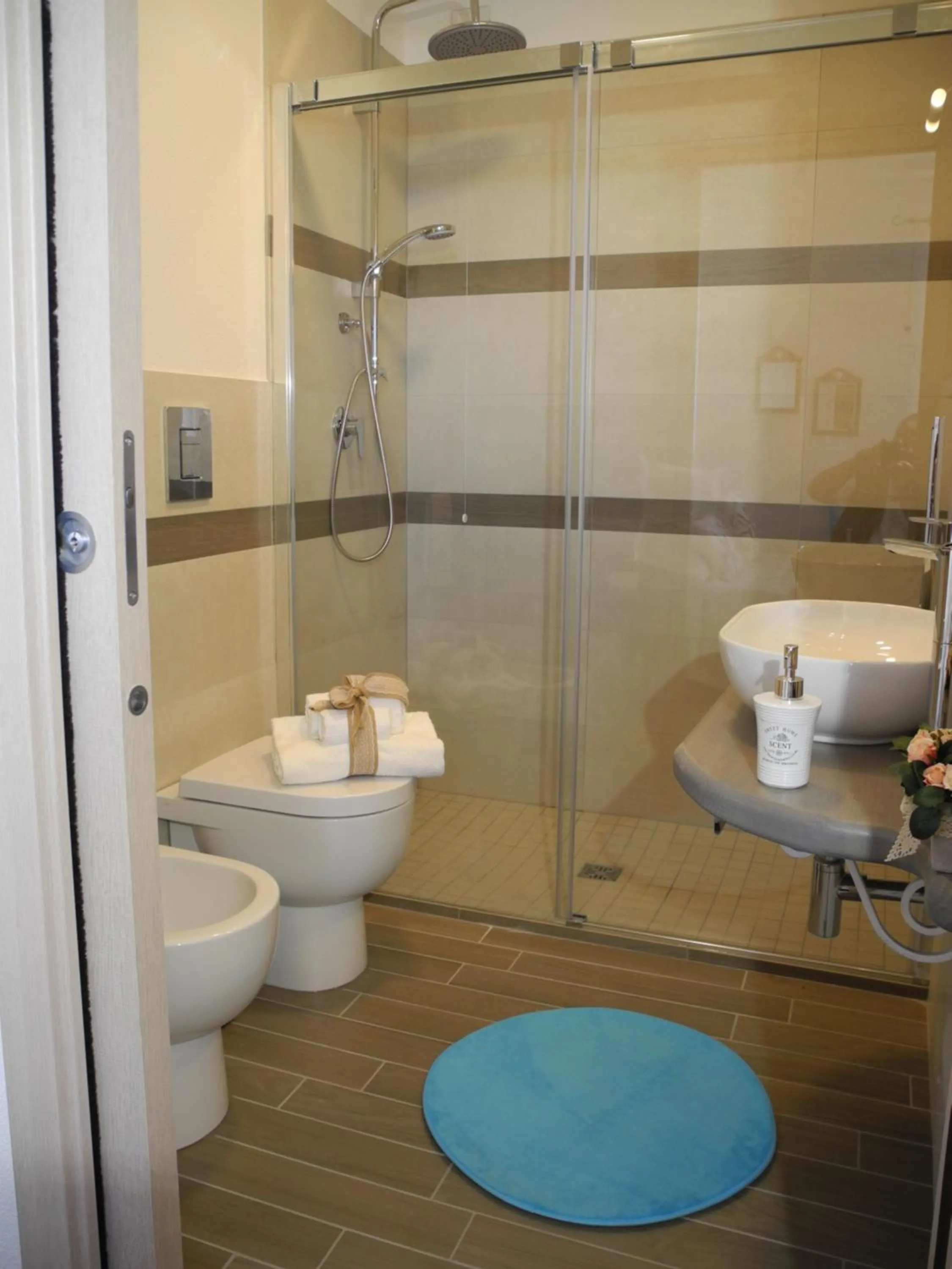 Shower in Palmasera Charming Rooms