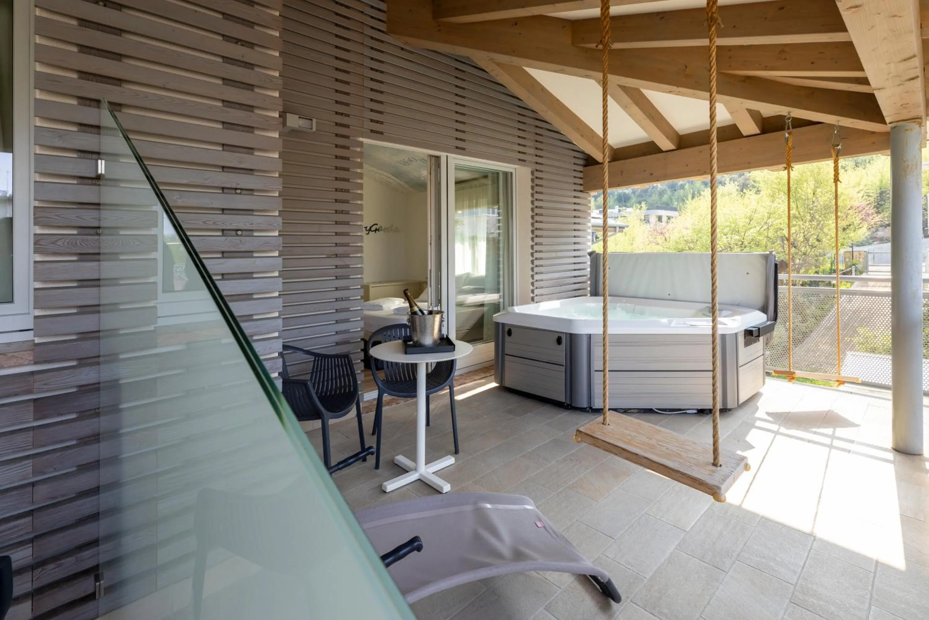 Hot Tub in SeeLE Garda Hotel