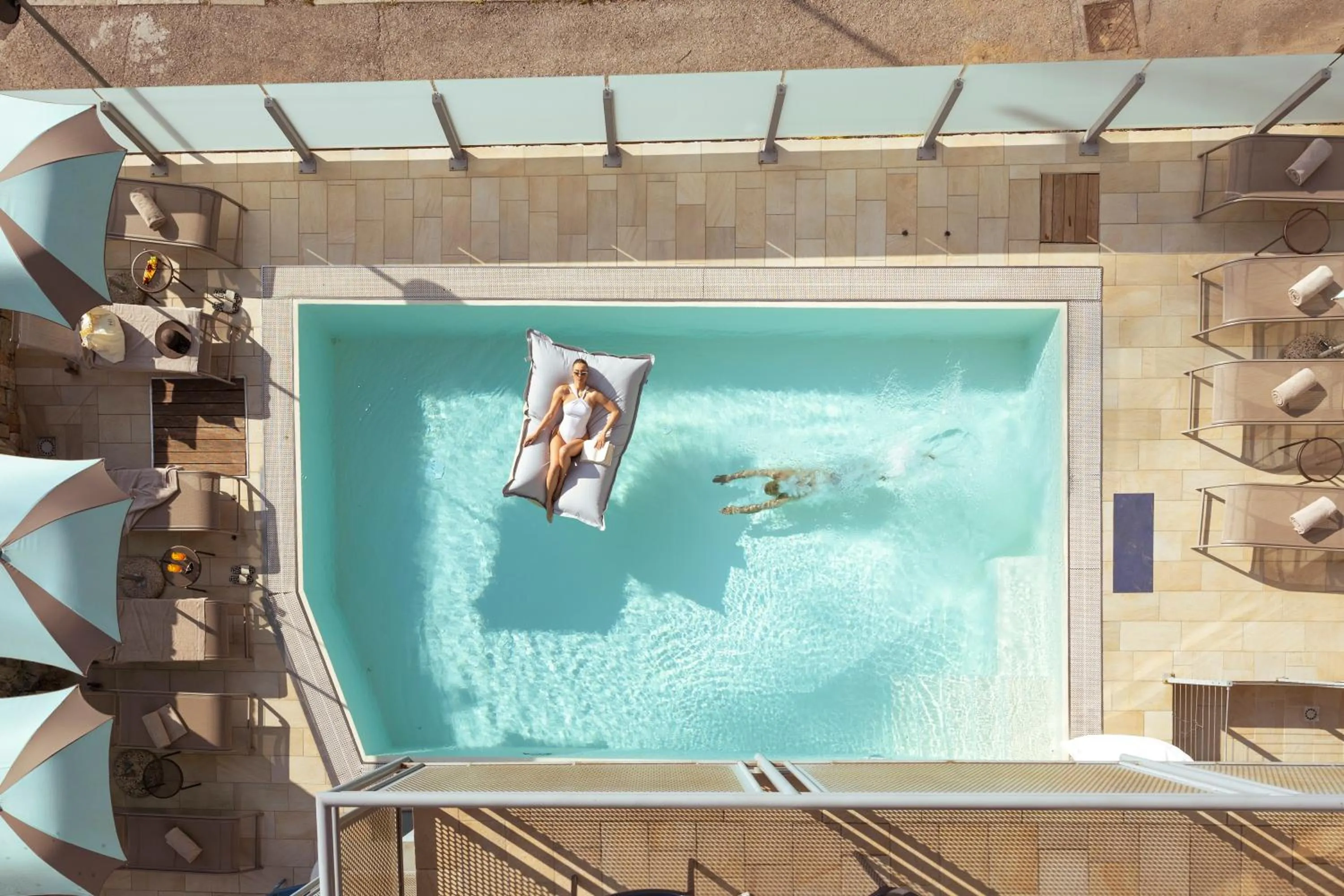 Swimming pool in SeeLE Garda Hotel