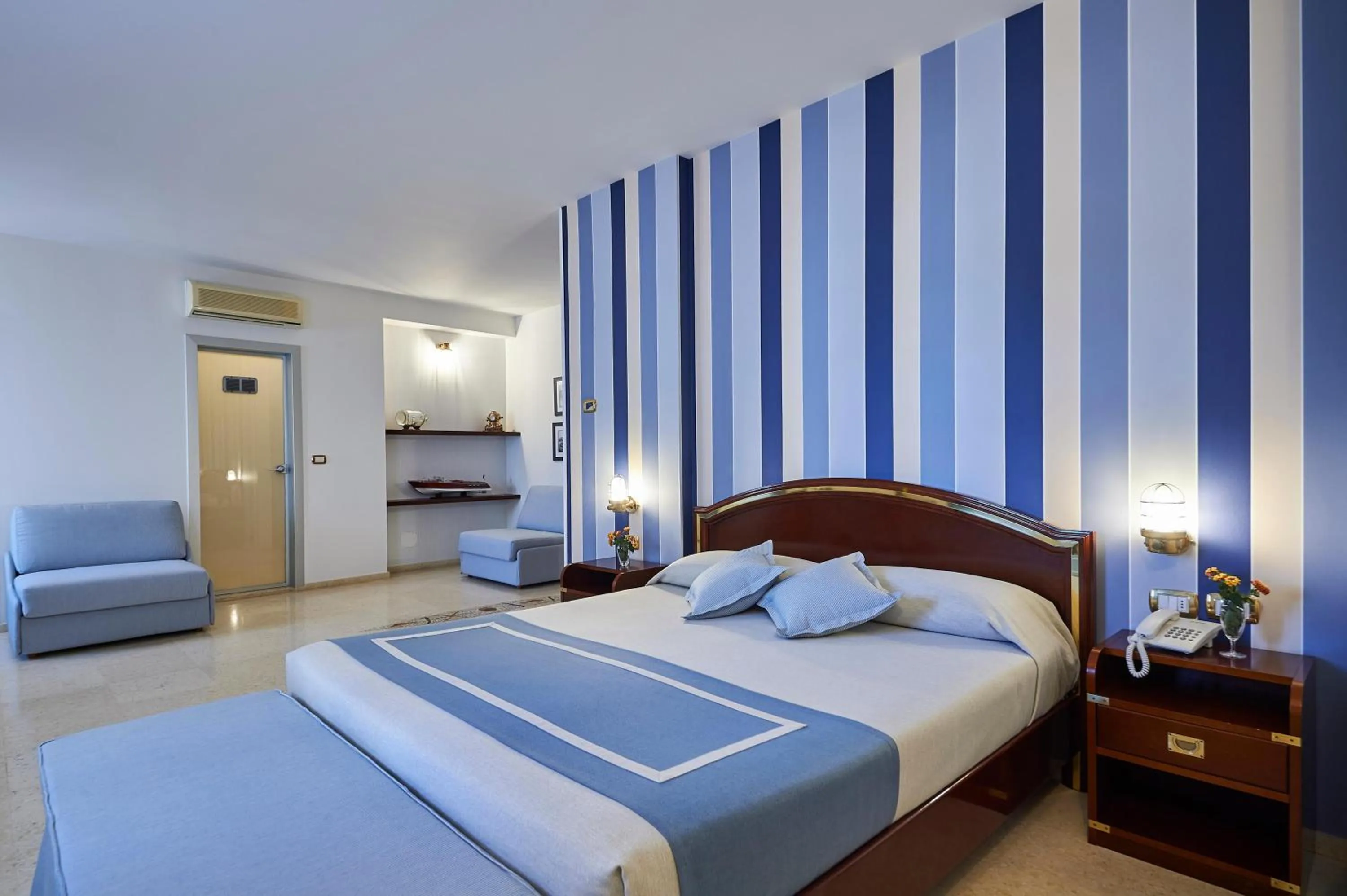 Bed in Corte Di Nettuno - CDSHotels