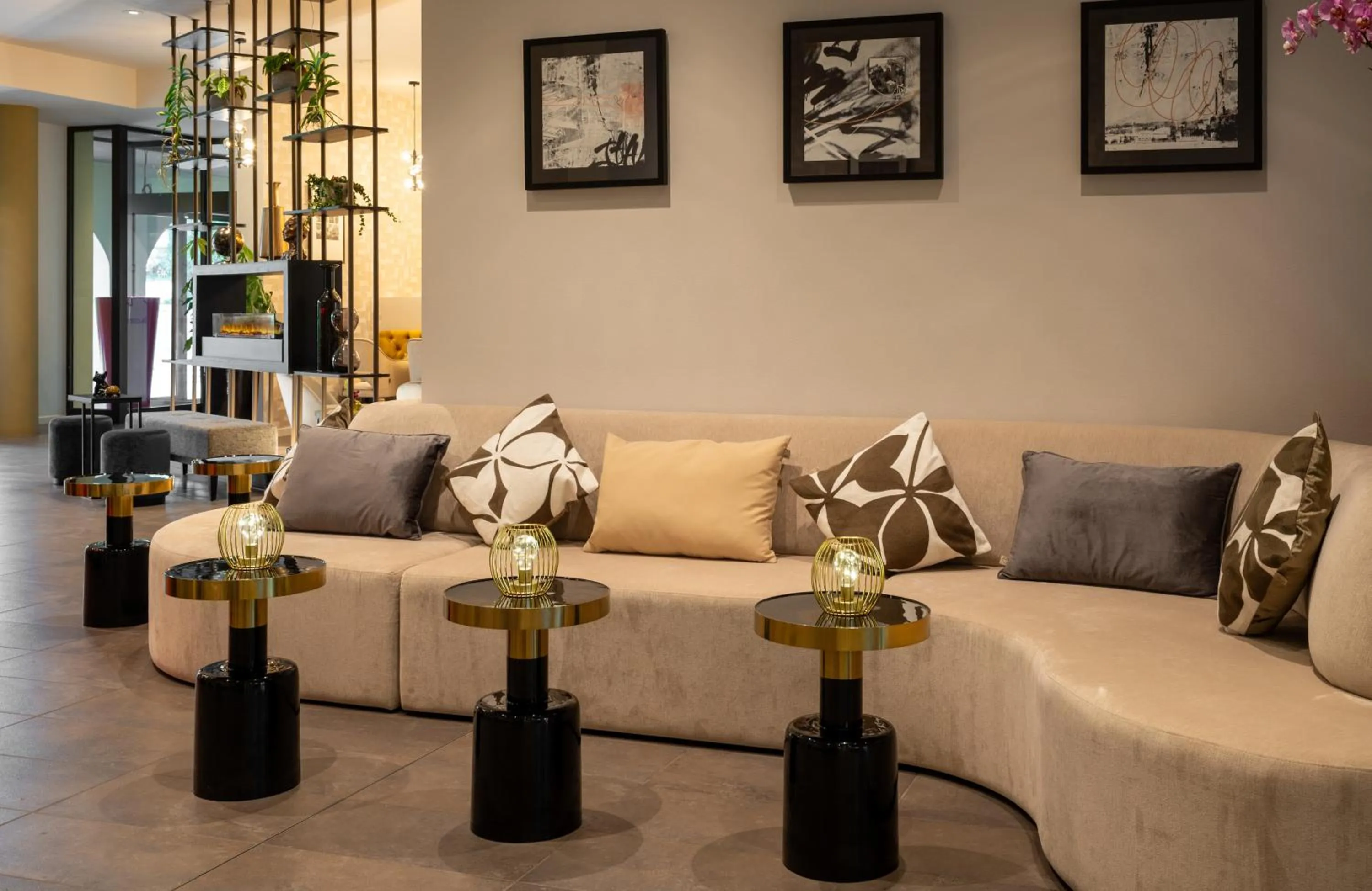 Lounge or bar in Leonardo Hotel Lago di Garda - Wellness and Spa