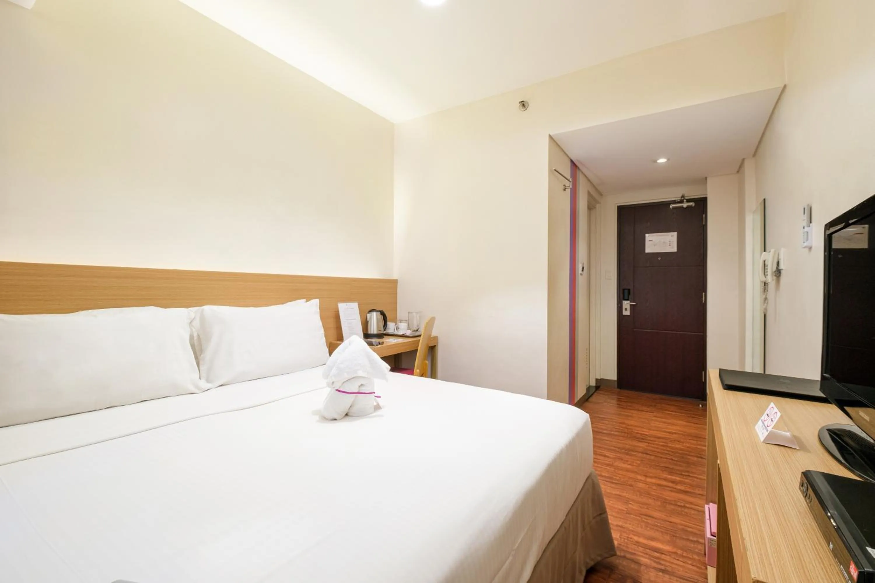 Bed in MySpace Hotel @BGC