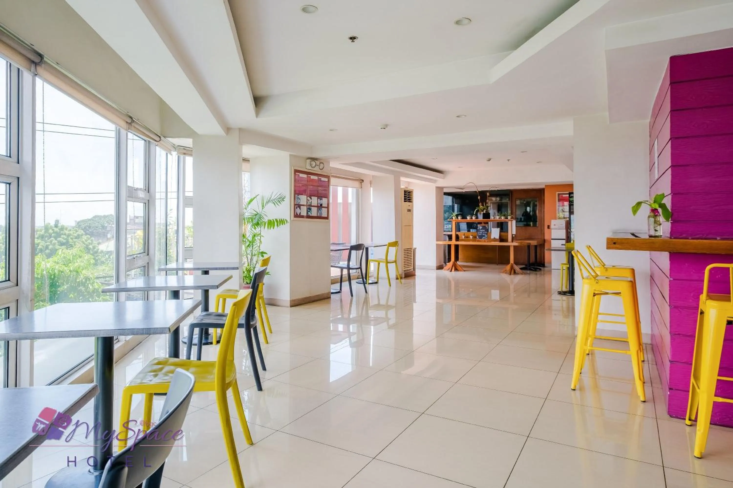 Restaurant/places to eat in MySpace Hotel @BGC