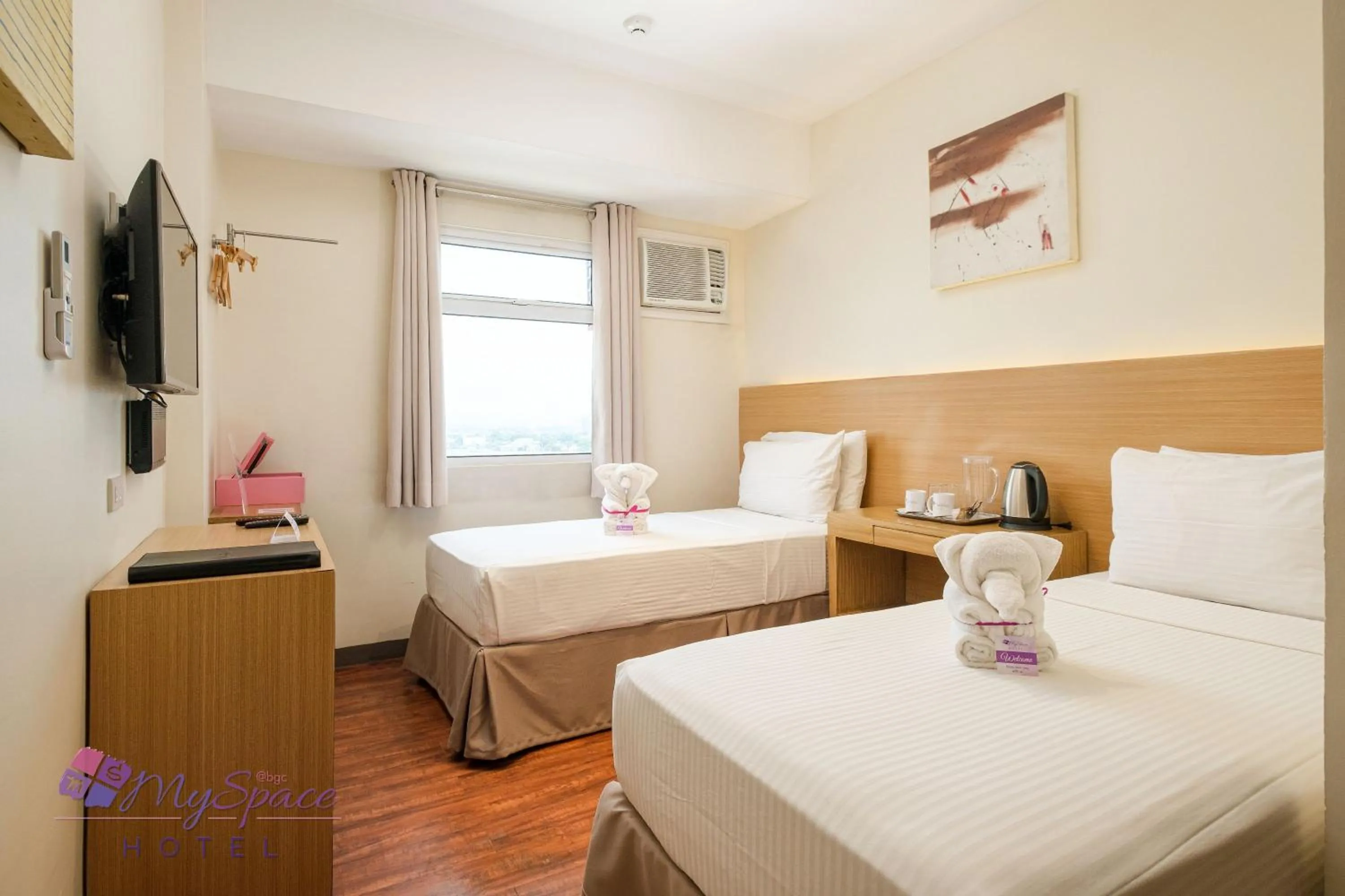 Bed in MySpace Hotel @BGC