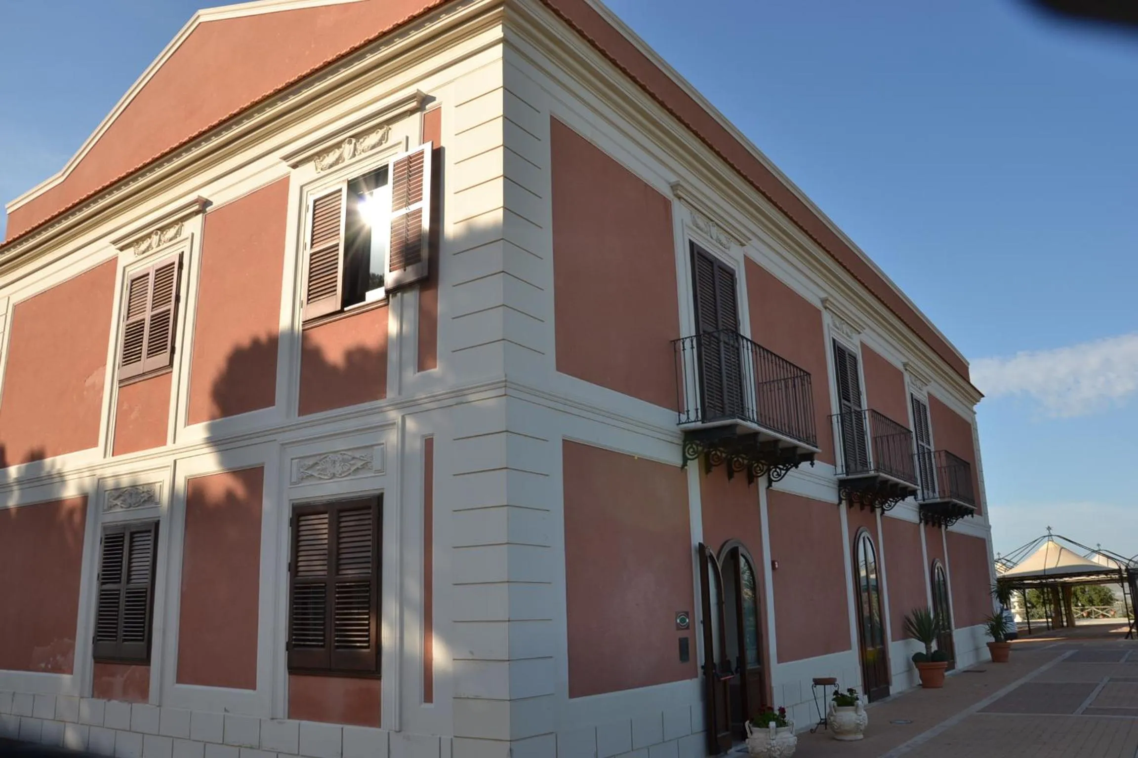 Facade/entrance in Relais Villa Giuliana