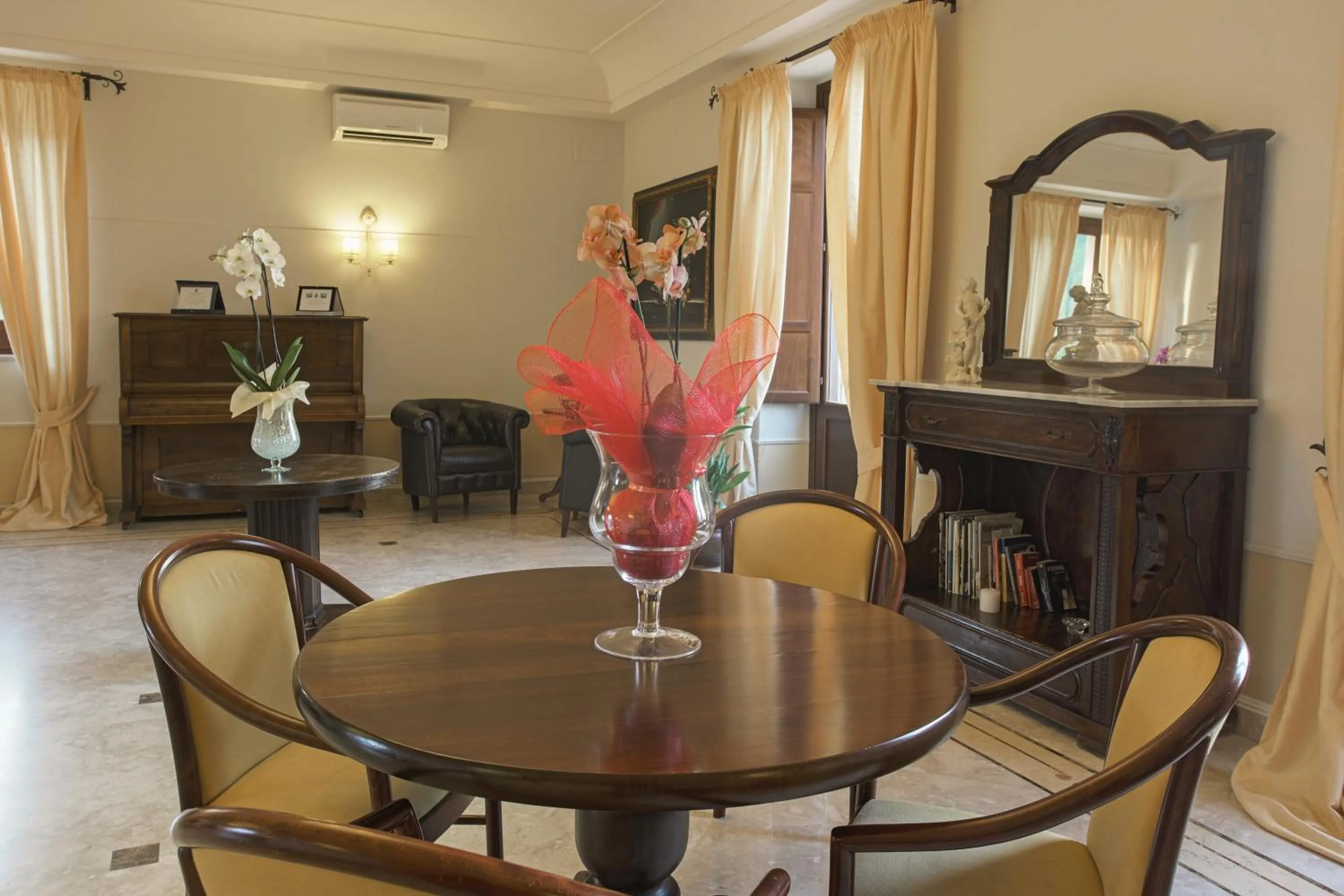 Lobby or reception in Relais Villa Giuliana