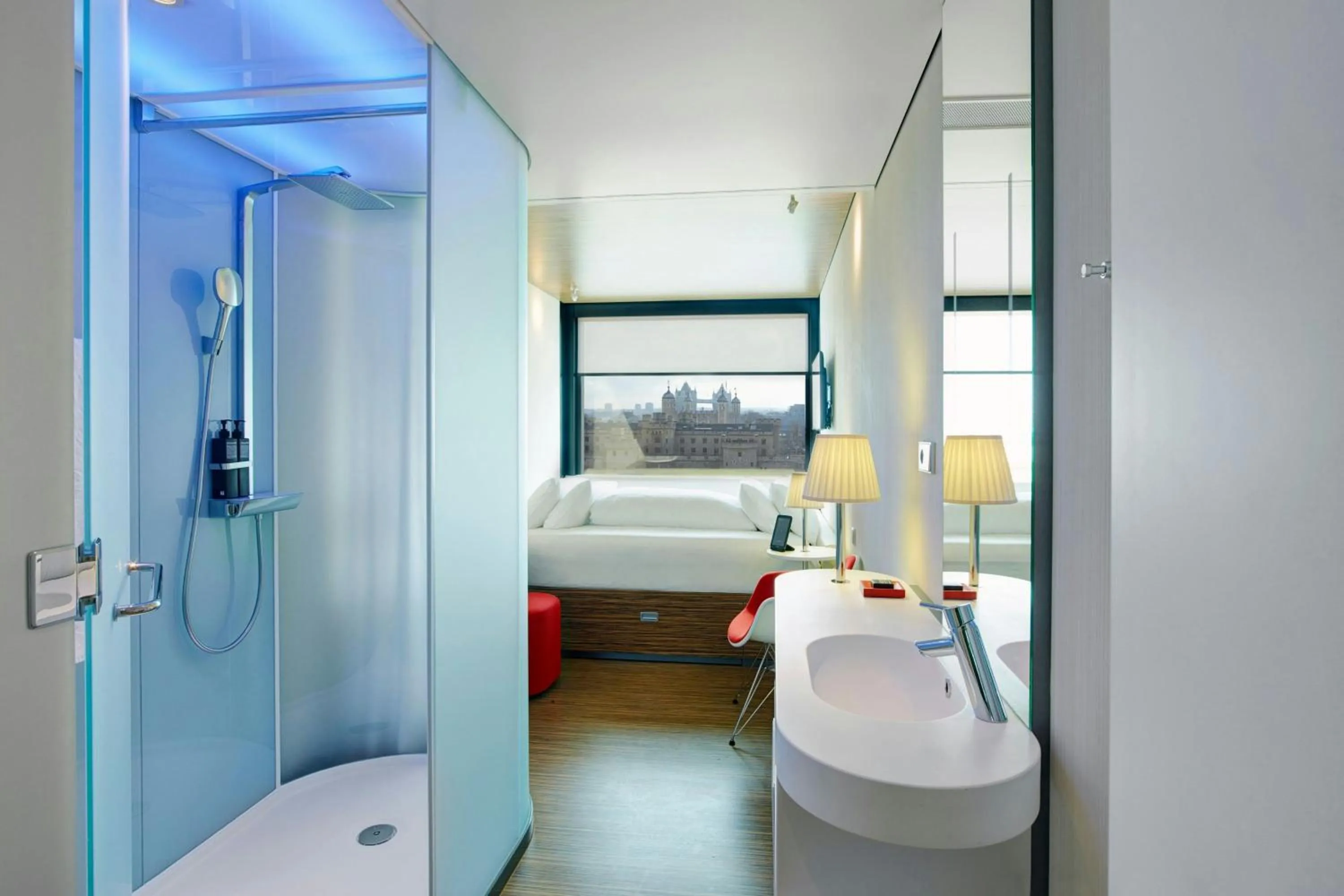 Bedroom, Bed in citizenM Tower of London