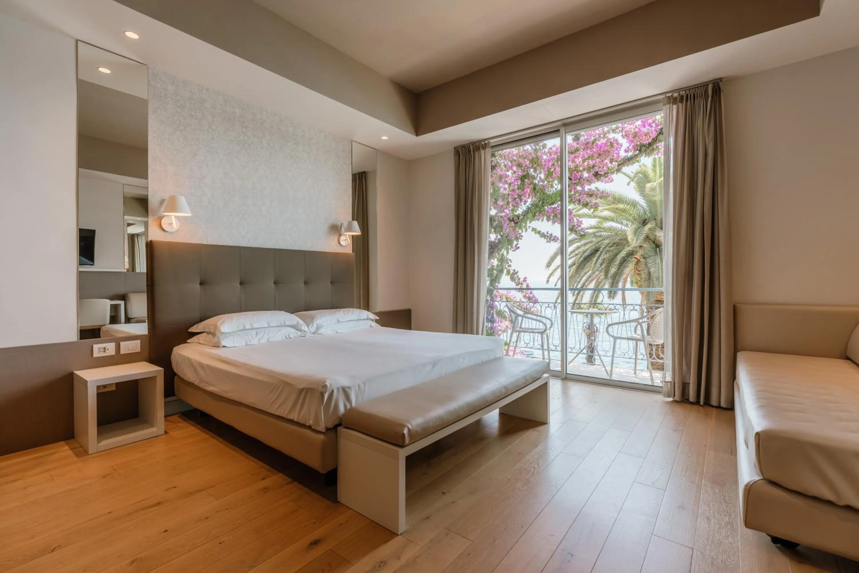 Bedroom, Bed in Hotel Monte Baldo e Villa Acquarone