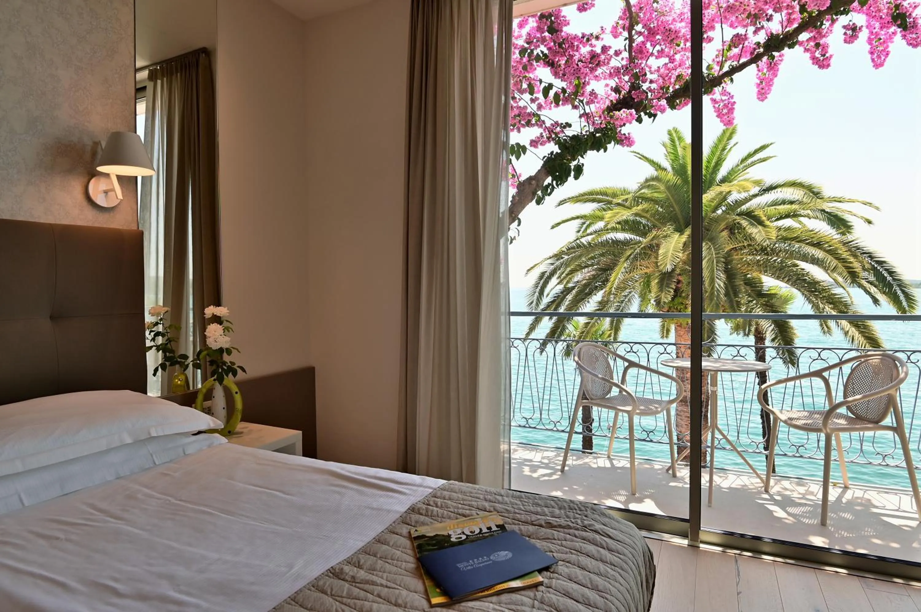 Bed in Hotel Monte Baldo e Villa Acquarone