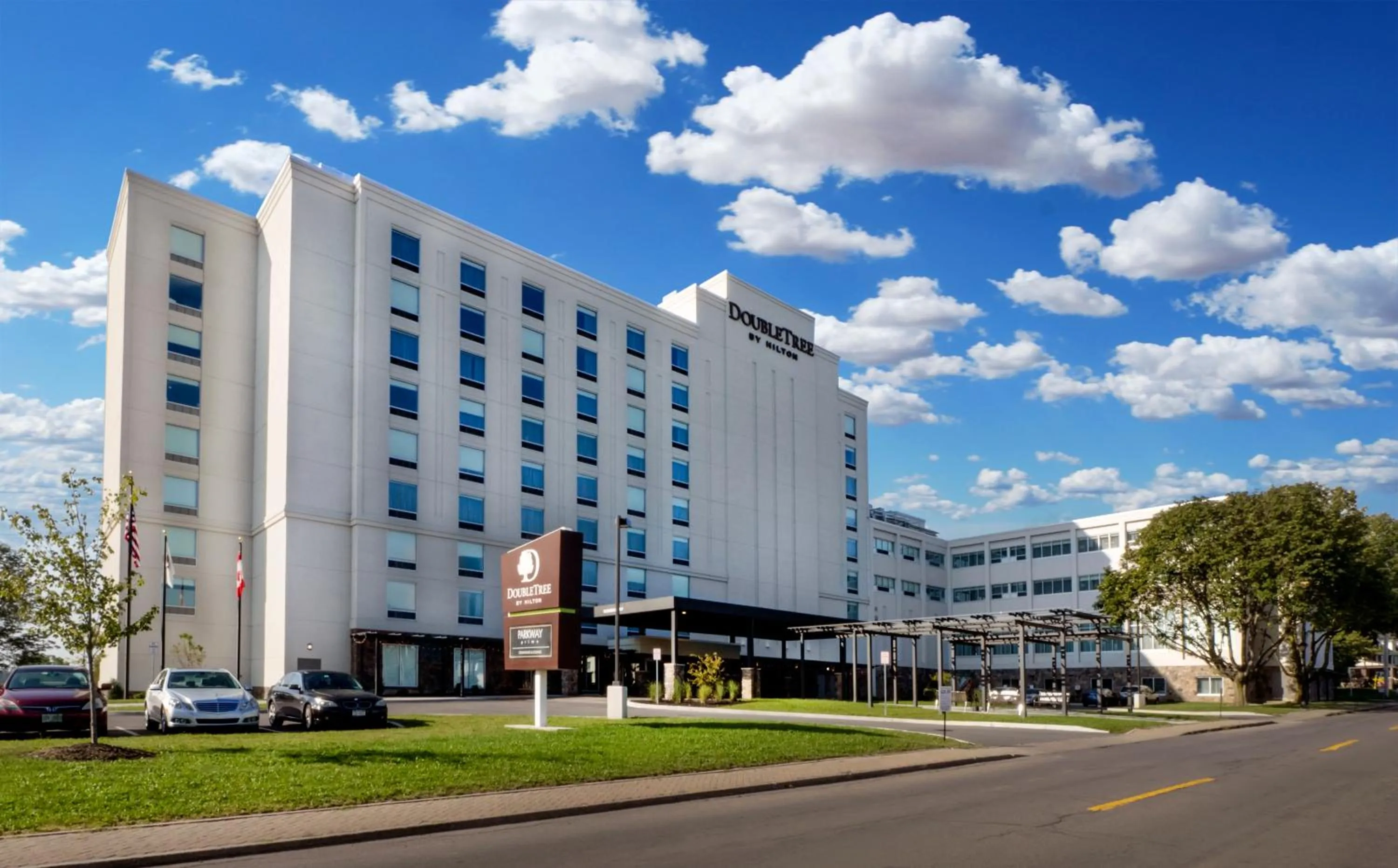 Property building in DoubleTree by Hilton Hotel Niagara Falls New York