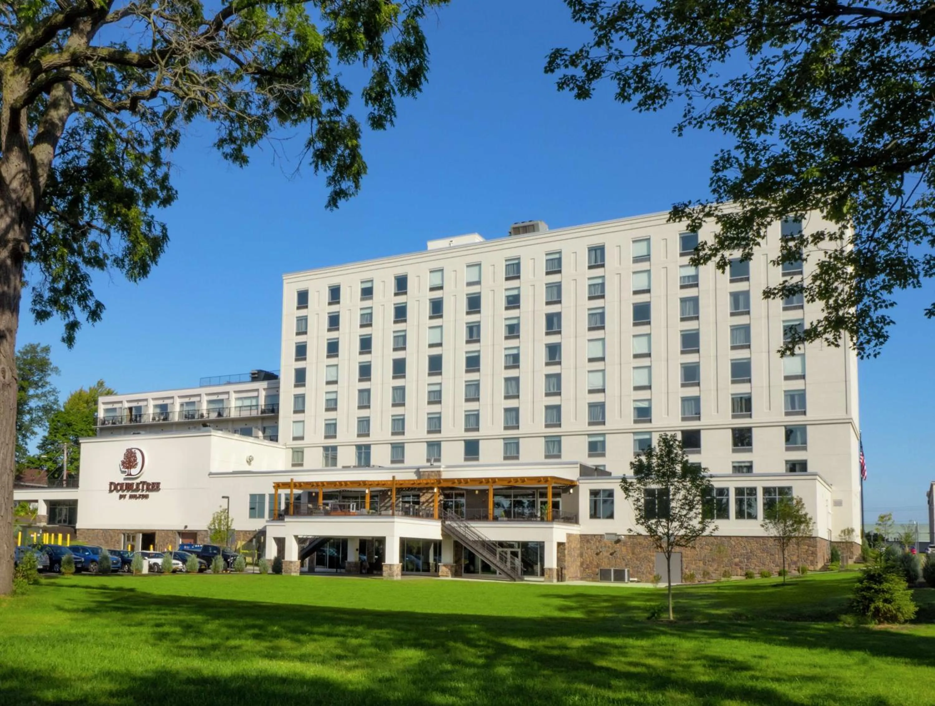 Property building in DoubleTree by Hilton Hotel Niagara Falls New York